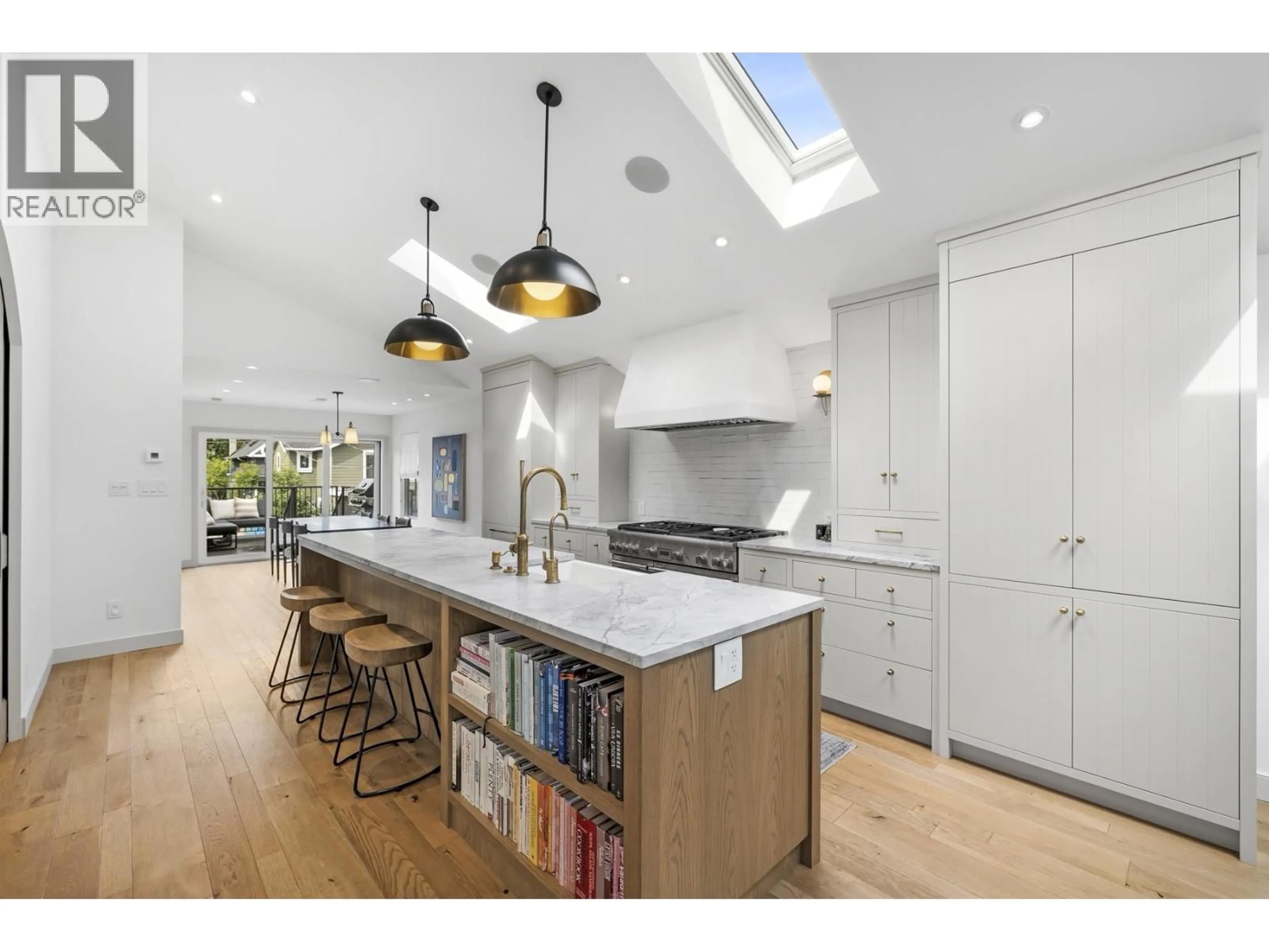 Open concept kitchen, unknown for 653 18TH AVENUE, Vancouver British Columbia V5Z1V9