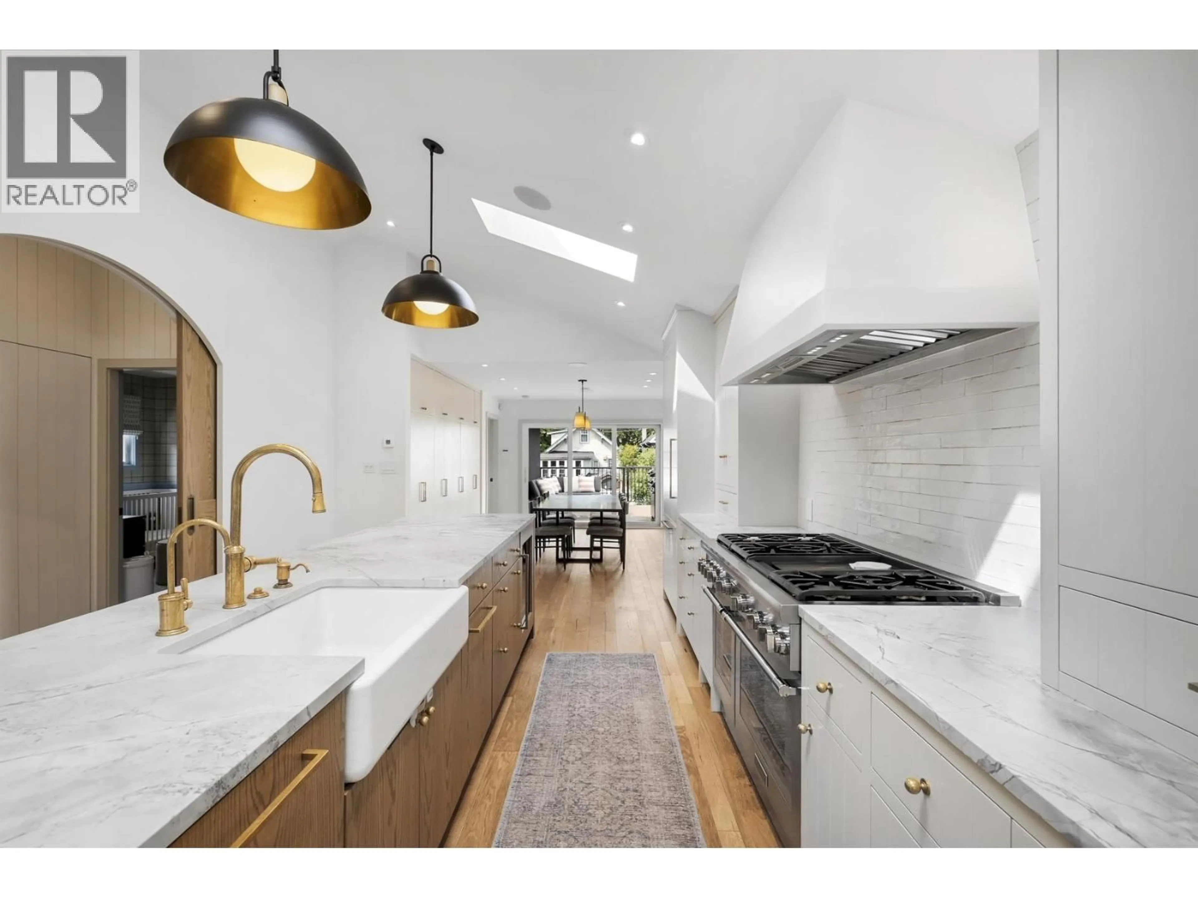 Open concept kitchen, ceramic/tile floor for 653 18TH AVENUE, Vancouver British Columbia V5Z1V9