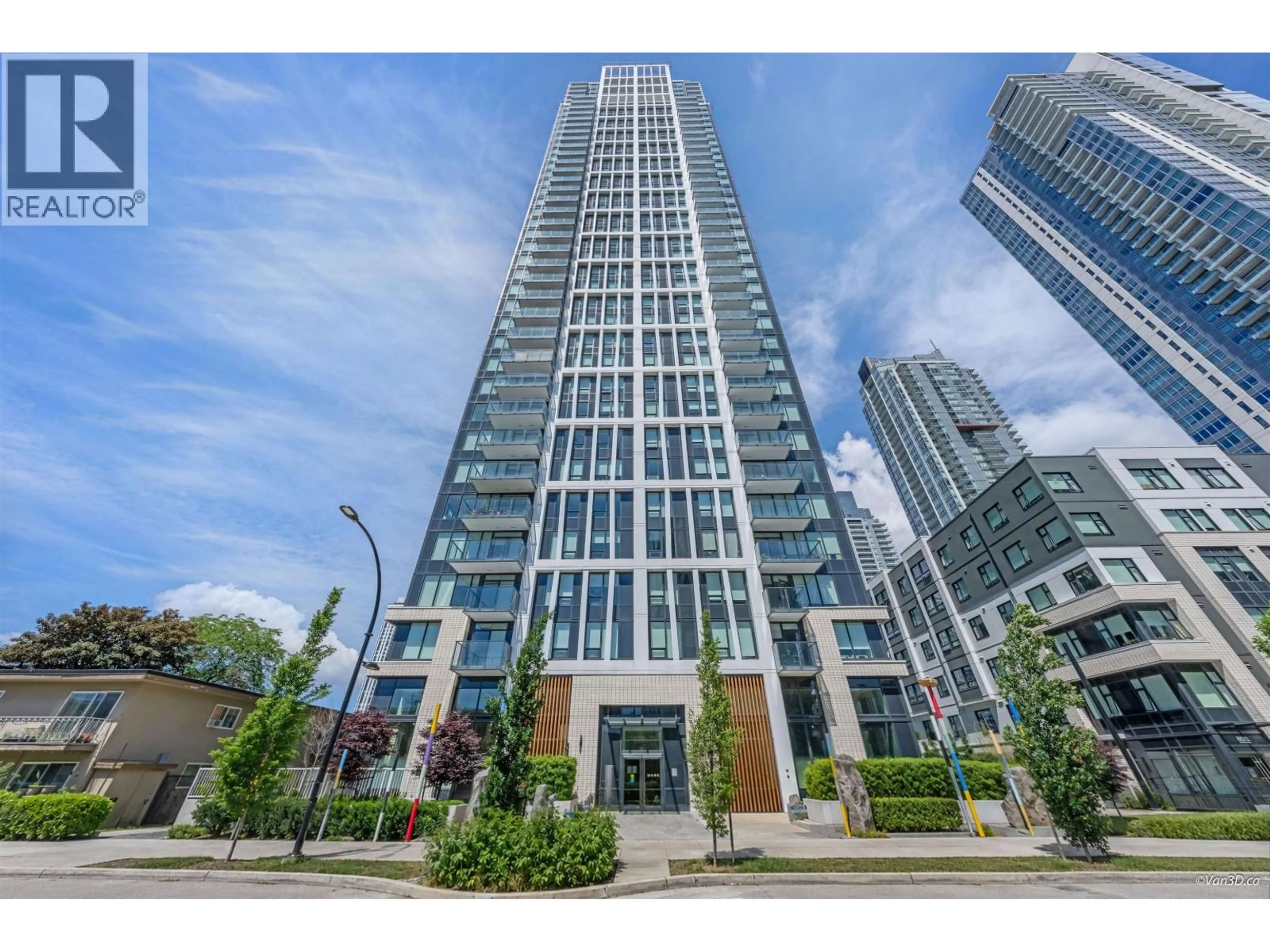 Indoor foyer for 602 - 6537 TELFORD AVENUE, Burnaby British Columbia V5H0K9