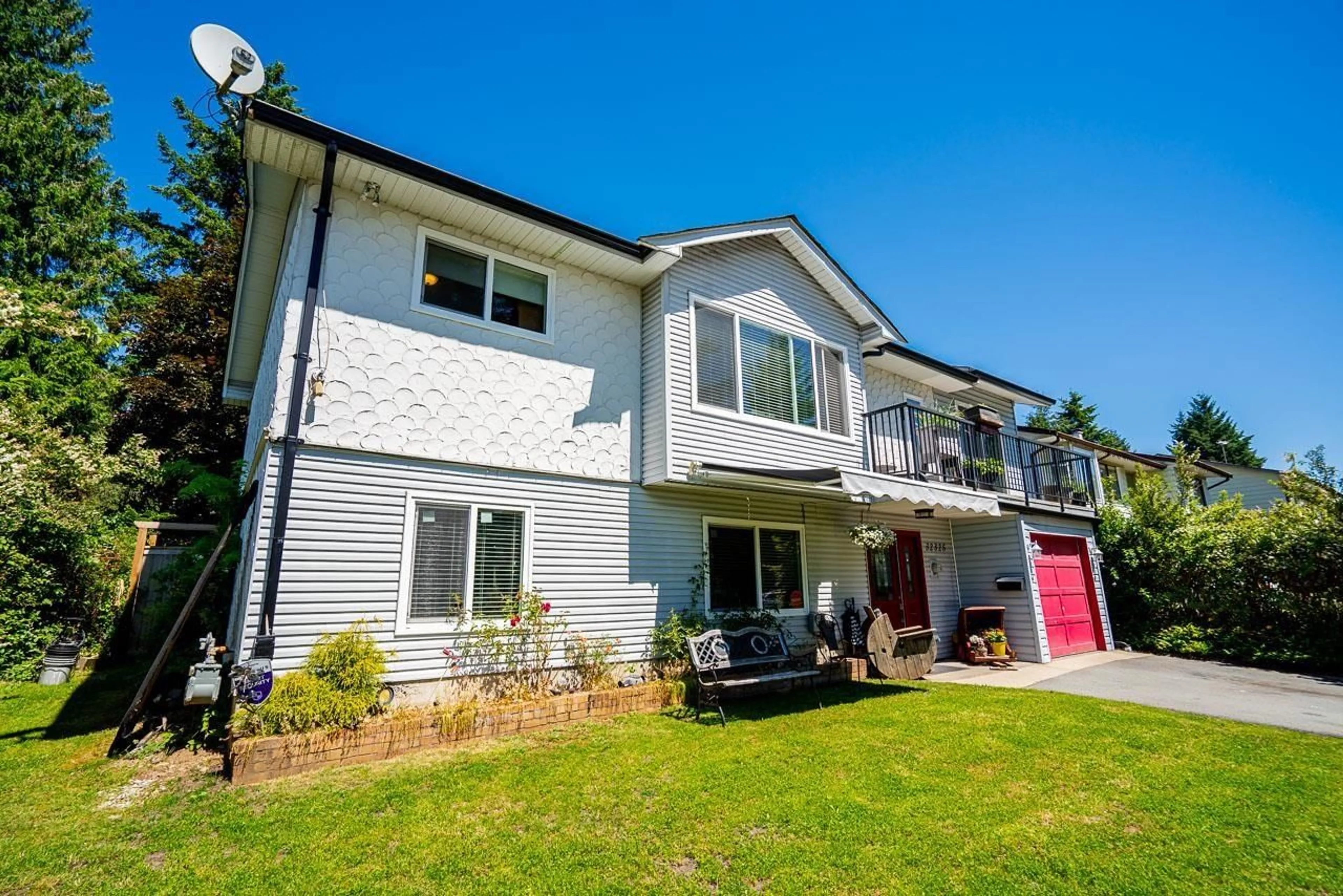Home with vinyl exterior material, street for 32325 PTARMIGAN DRIVE, Mission British Columbia V2V5K3