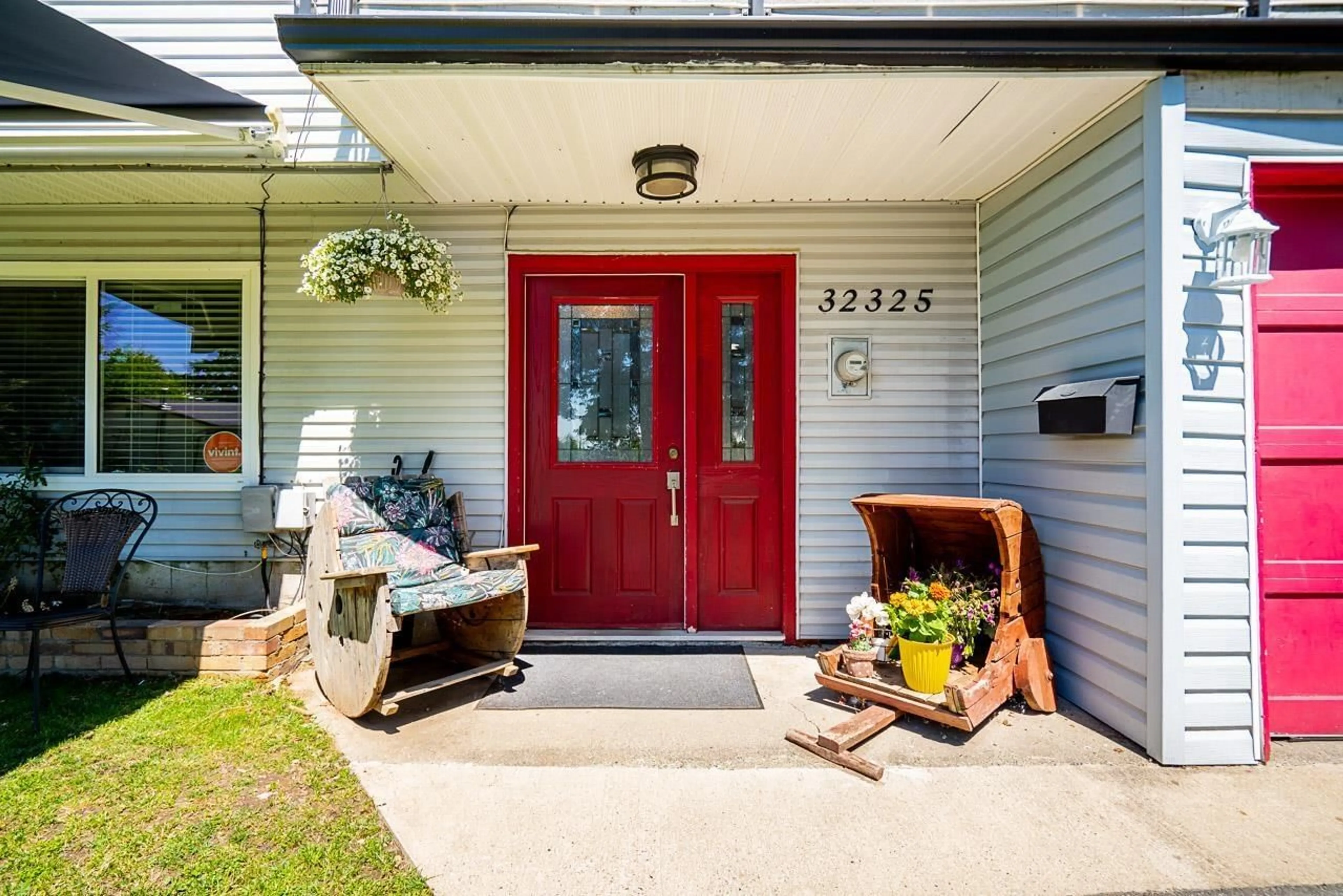 Indoor entryway for 32325 PTARMIGAN DRIVE, Mission British Columbia V2V5K3