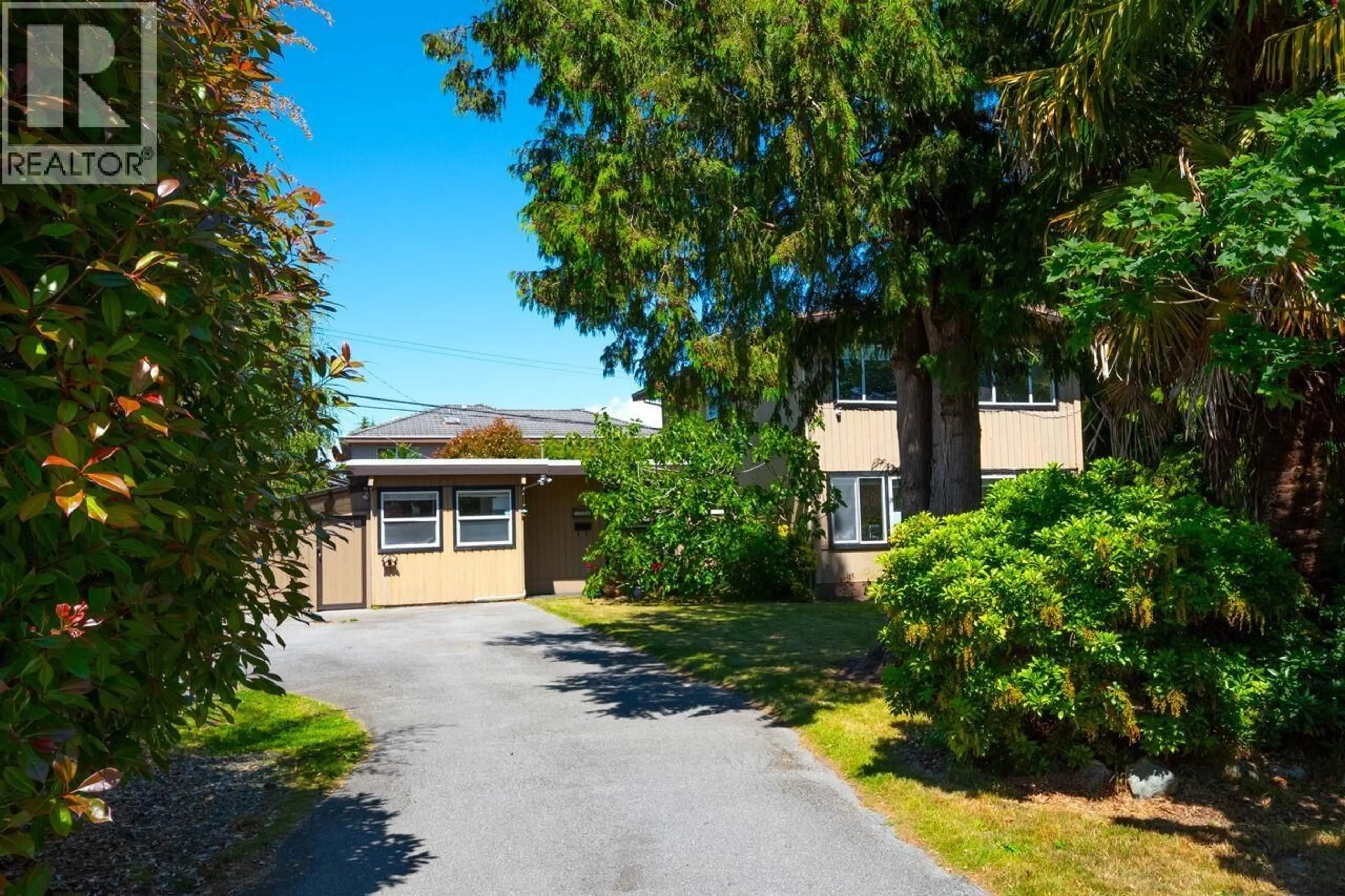 A pic from outside/outdoor area/front of a property/back of a property/a pic from drone, street for 3411 WARDMORE PLACE, Richmond British Columbia V7C1S6