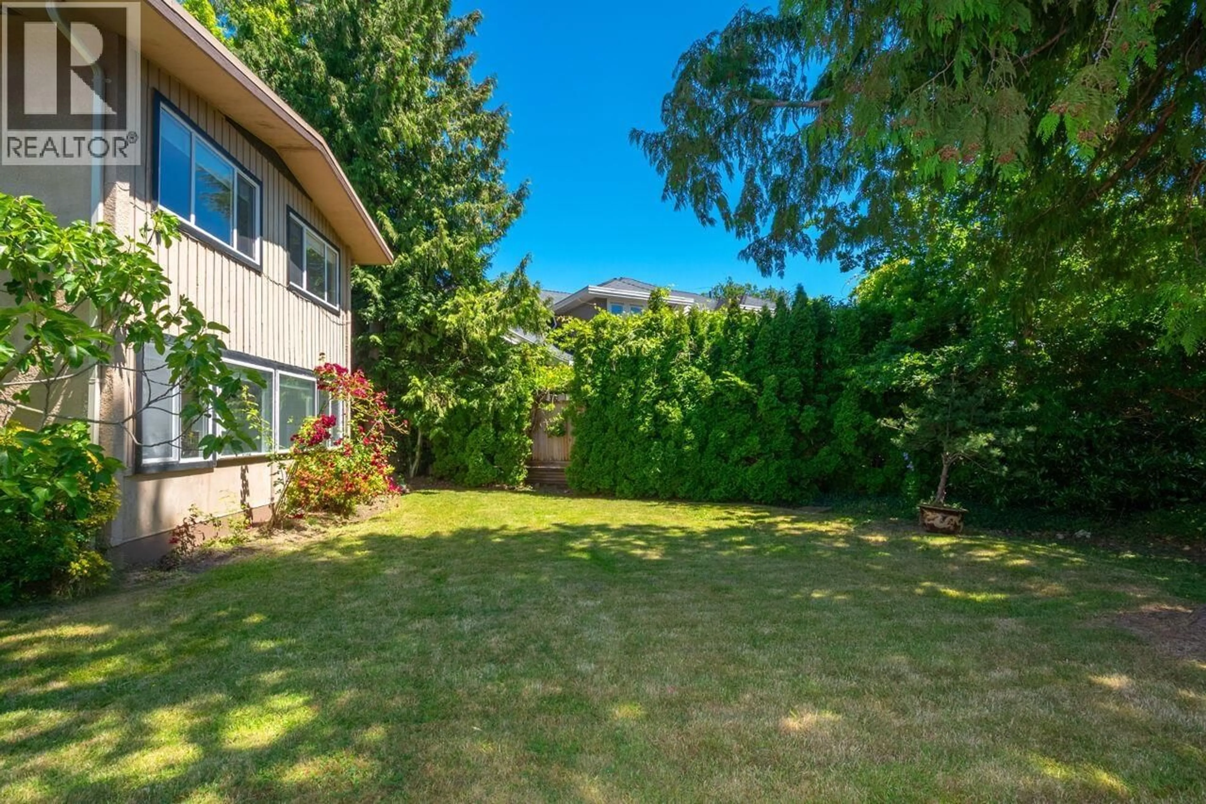 Patio, unknown for 3411 WARDMORE PLACE, Richmond British Columbia V7C1S6