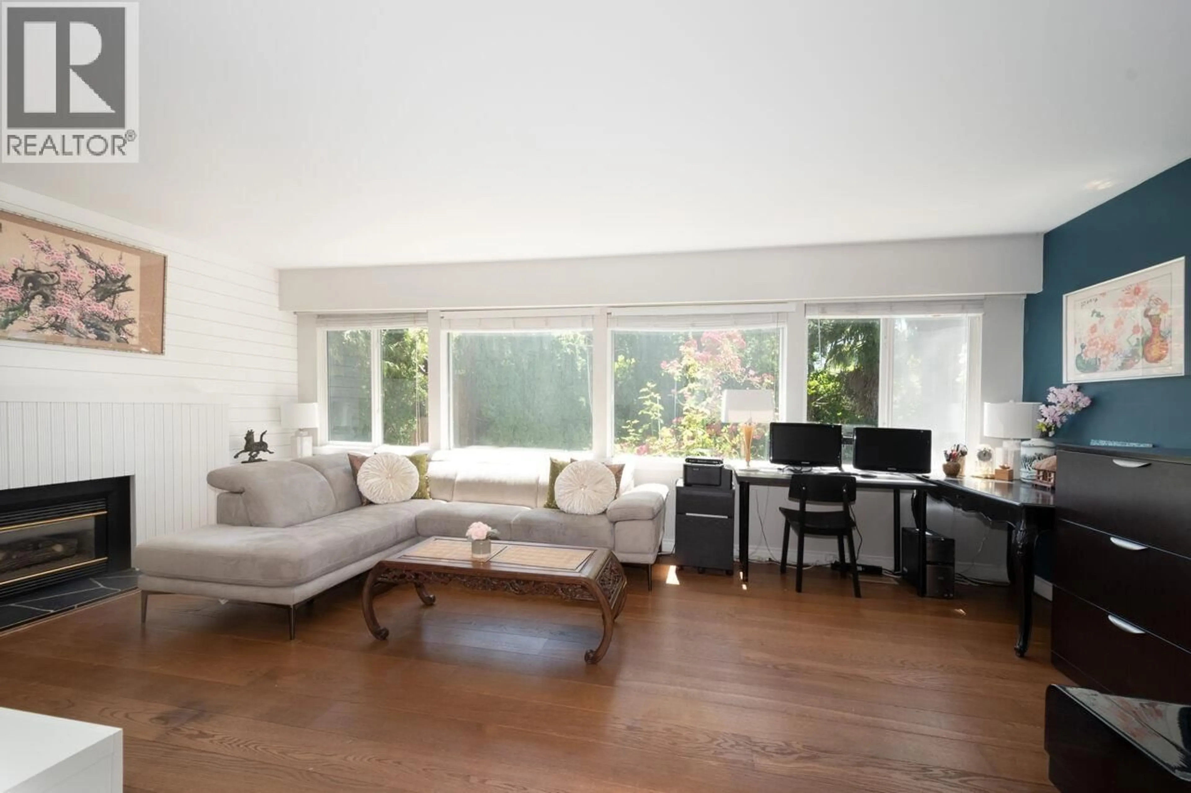 Living room with furniture, unknown for 3411 WARDMORE PLACE, Richmond British Columbia V7C1S6