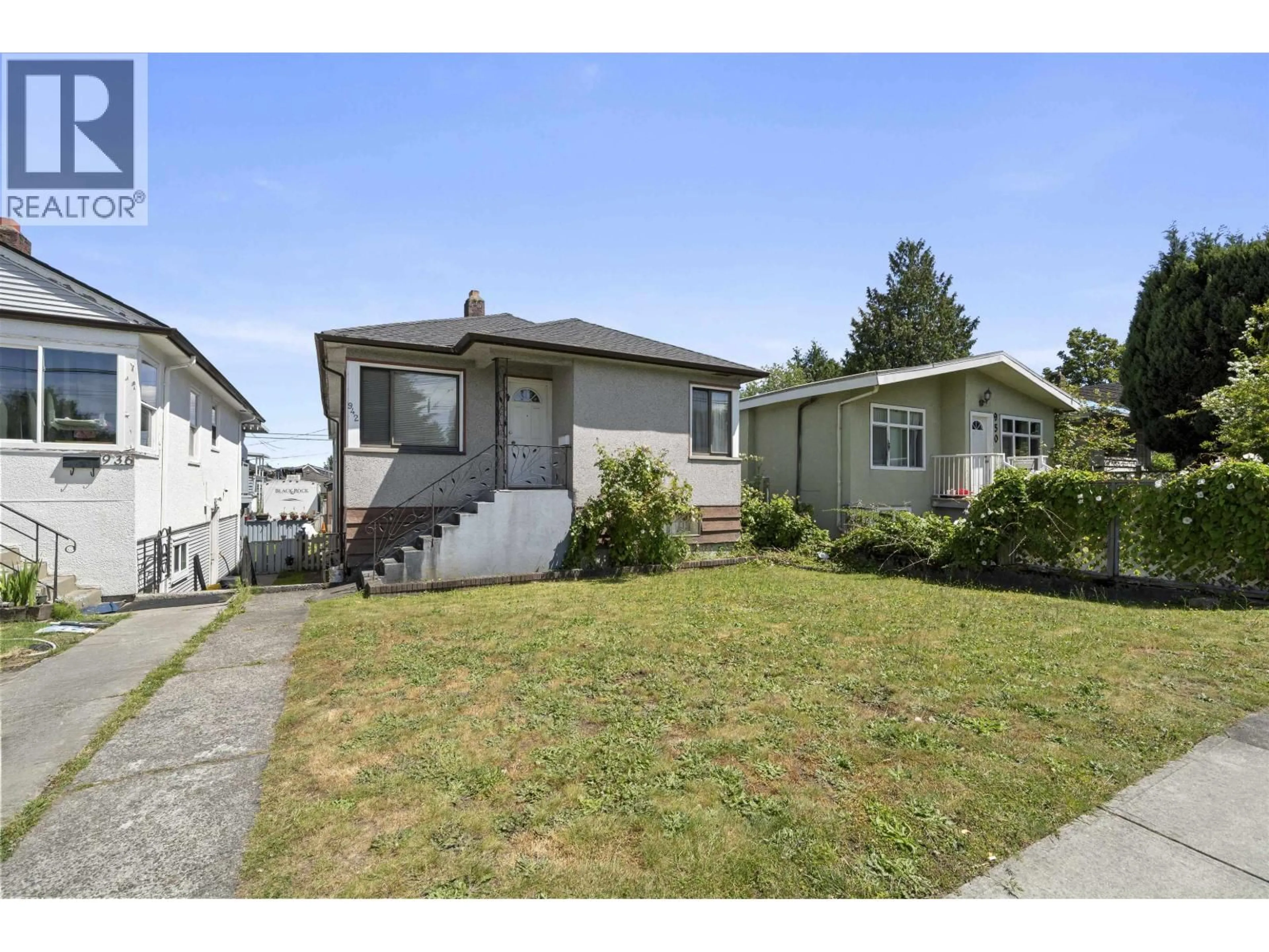 Unknown for 942 NANAIMO STREET, Vancouver British Columbia V5L4S9