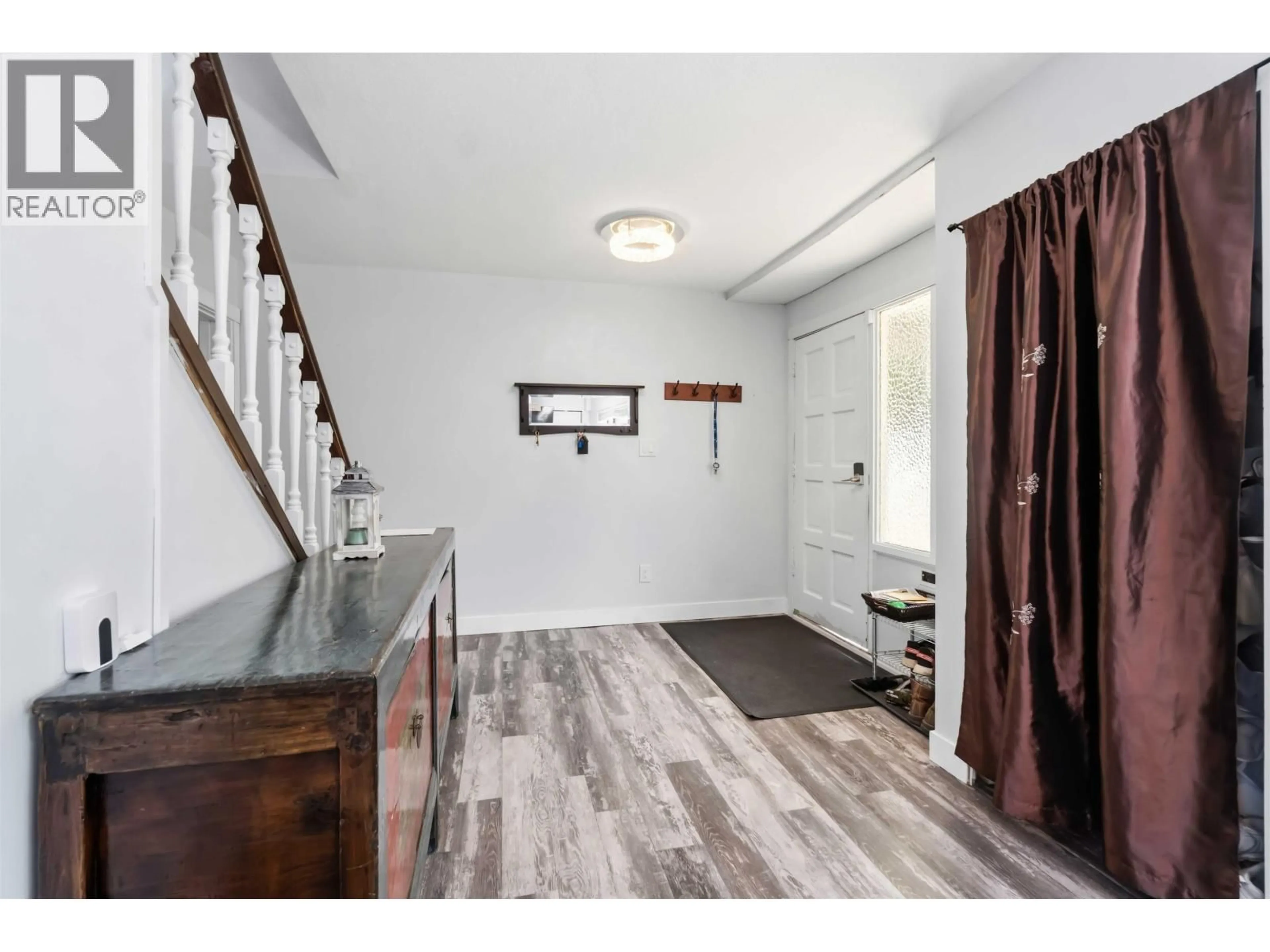 Indoor entryway for 3141 RALEIGH STREET, Port Coquitlam British Columbia V3C3J3
