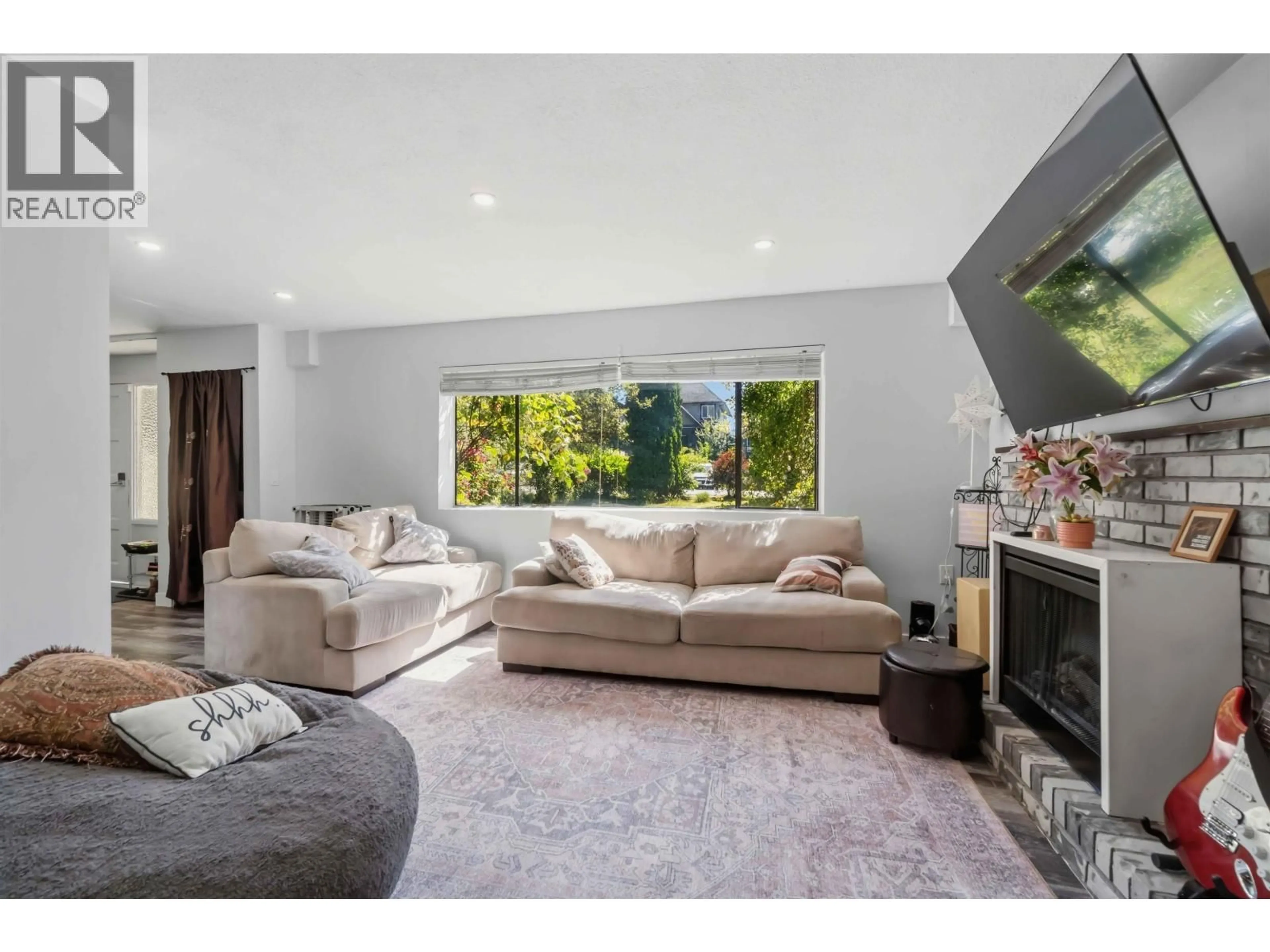 Living room with furniture, unknown for 3141 RALEIGH STREET, Port Coquitlam British Columbia V3C3J3