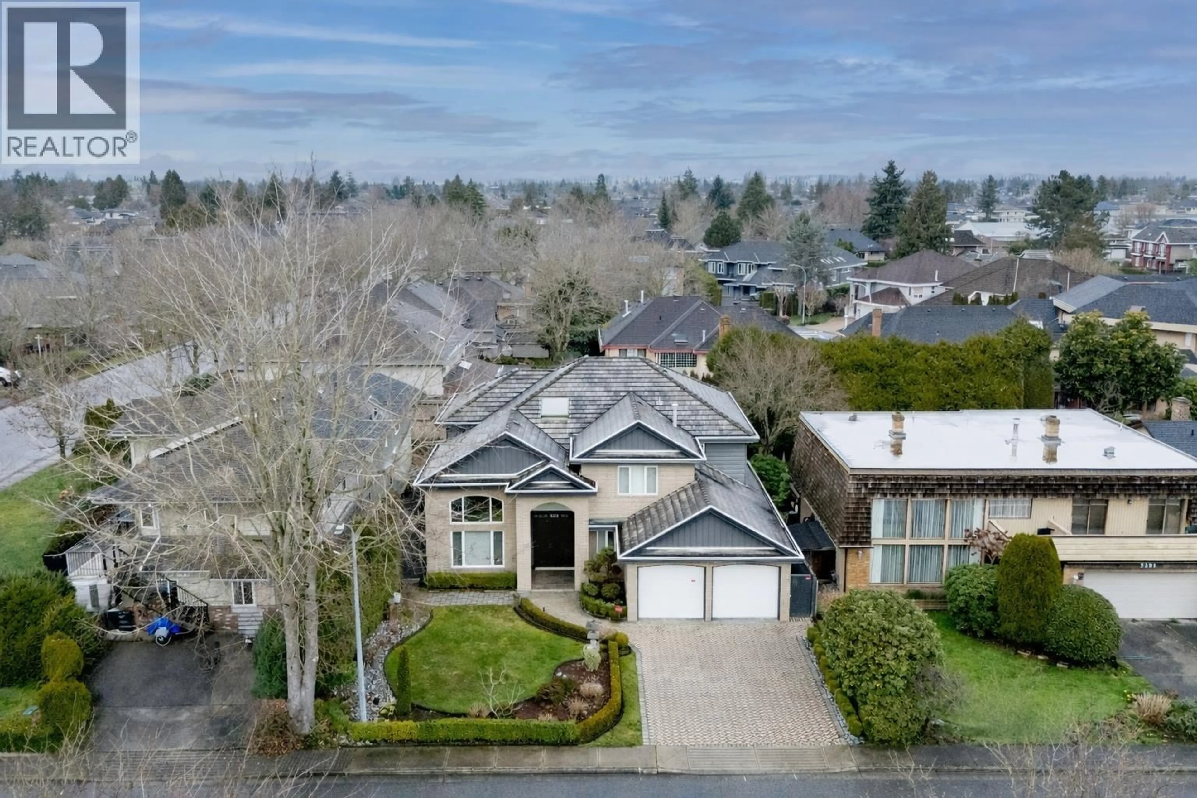 A pic from outside/outdoor area/front of a property/back of a property/a pic from drone, street for 7371 MANNING COURT, Richmond British Columbia V7A4J3