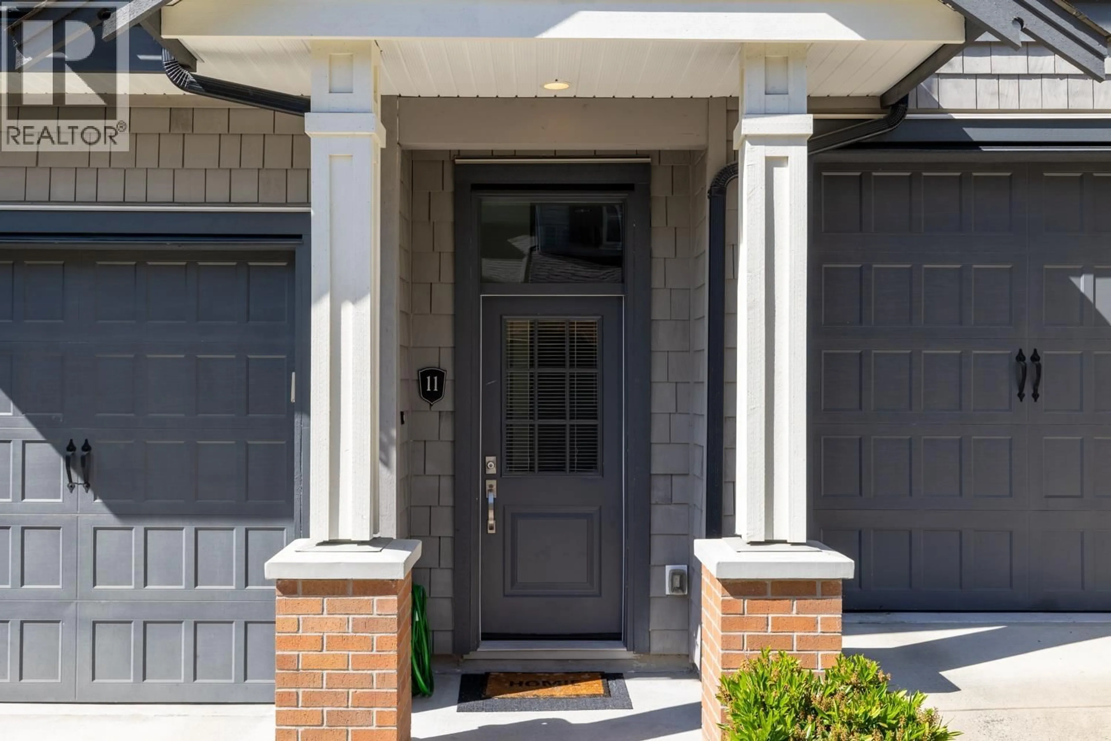 Indoor entryway for 11 - 3470 HIGHLAND DRIVE, Coquitlam British Columbia V3E0M1