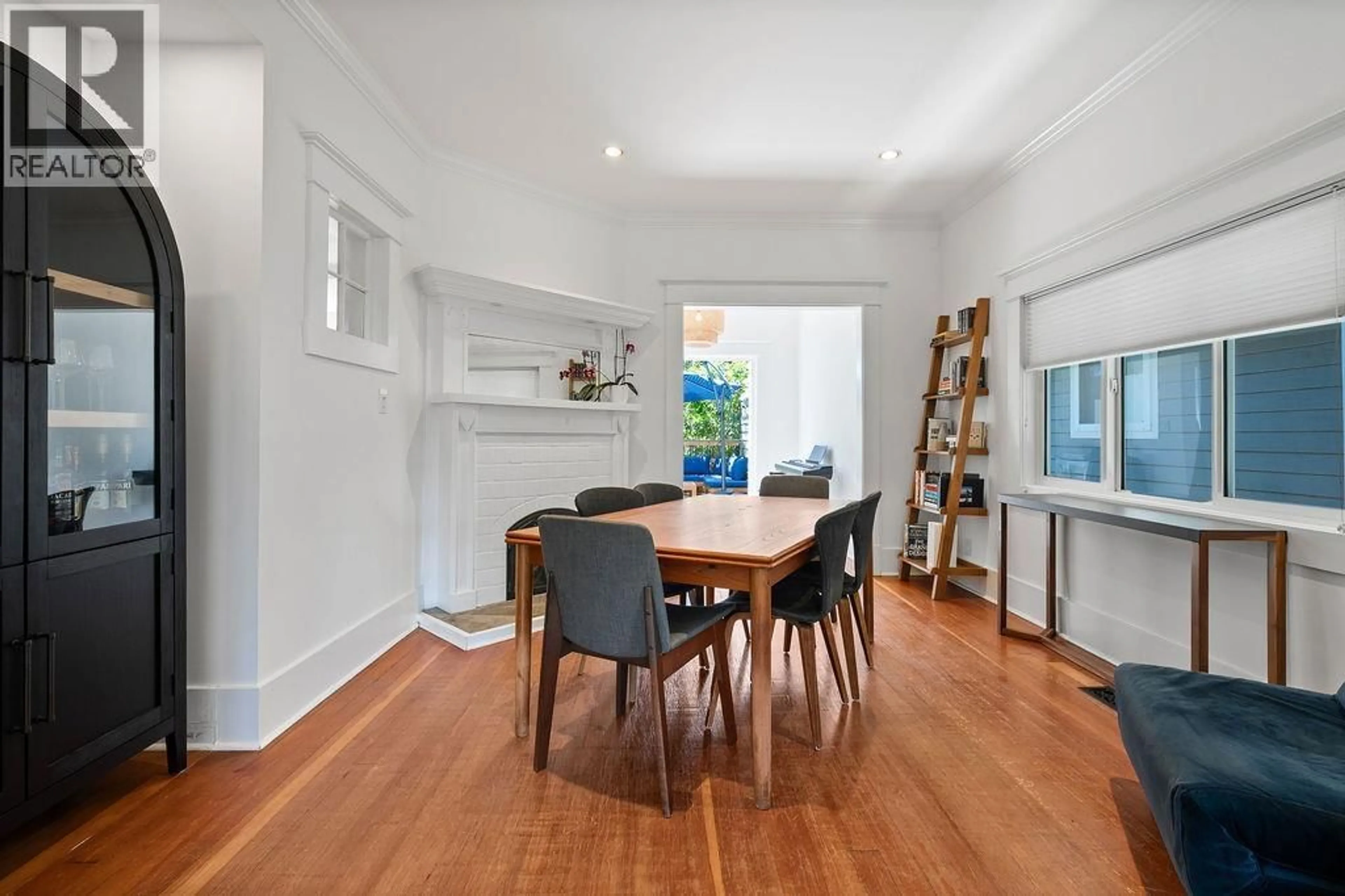 Dining room, wood/laminate floor for 184 22ND AVENUE, Vancouver British Columbia V5V1T6