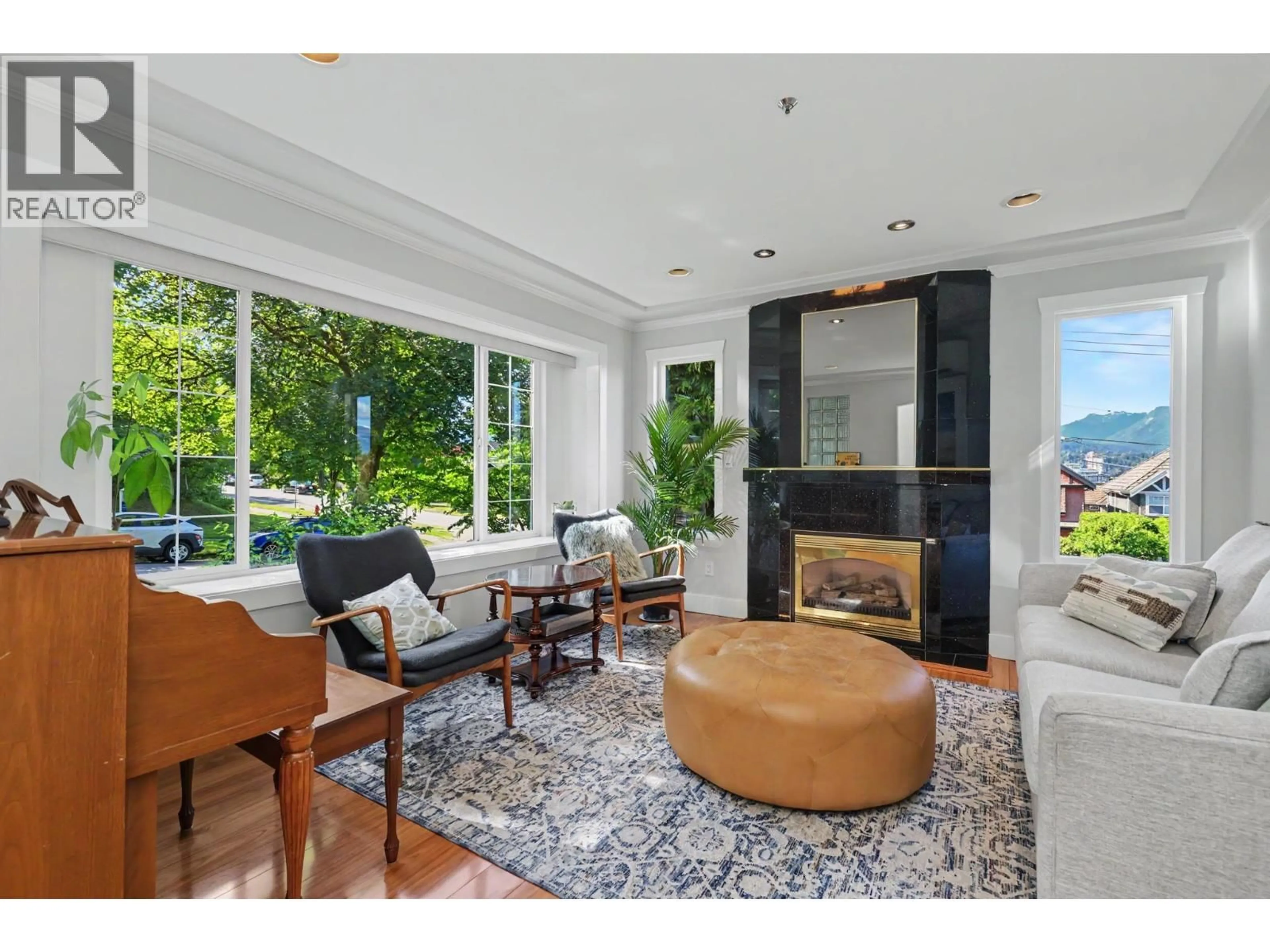 Living room with furniture, unknown for 588 KASLO STREET, Vancouver British Columbia V5K5H1