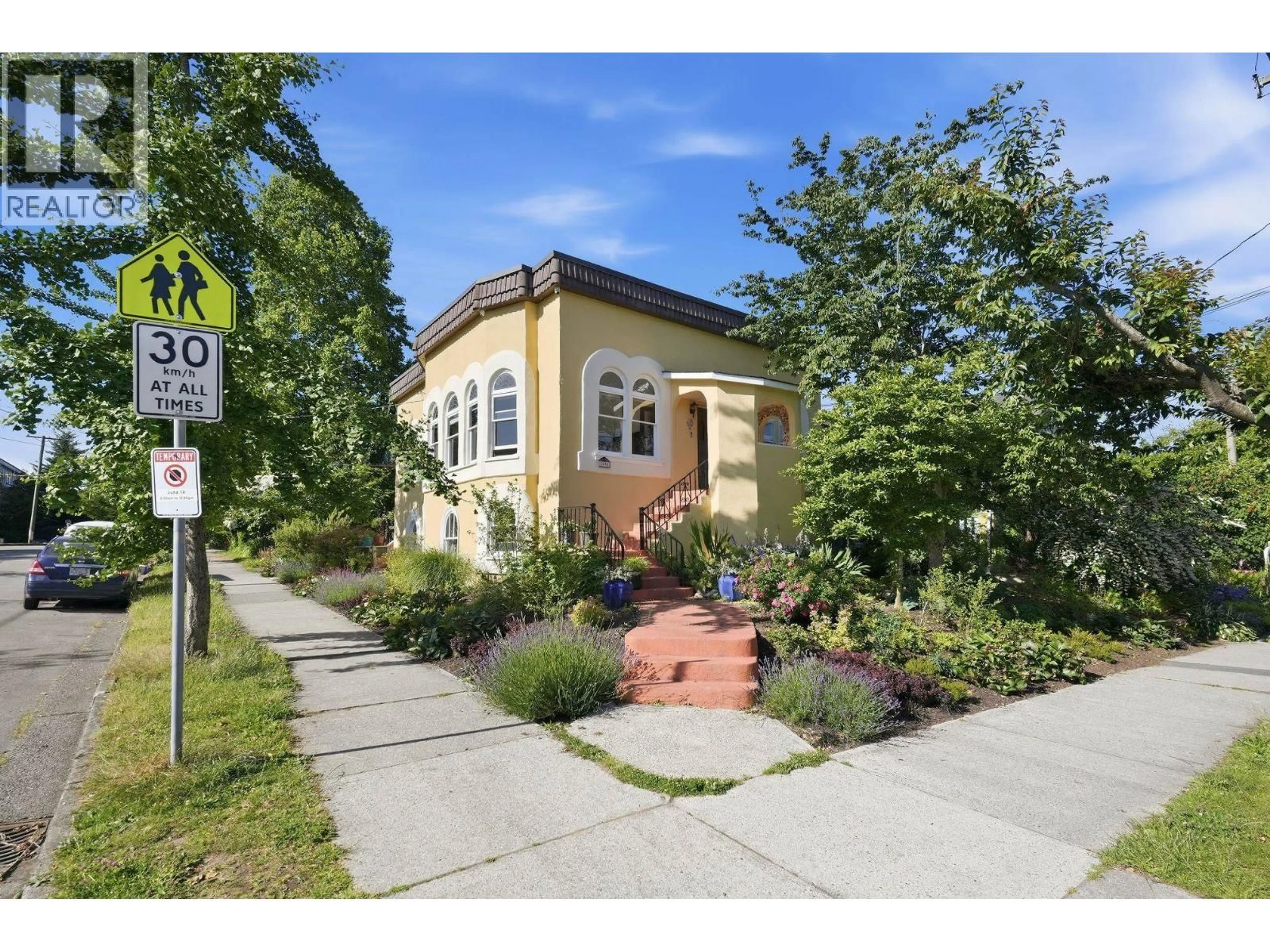 Unknown for 2090 TURNER STREET, Vancouver British Columbia V5L2A3