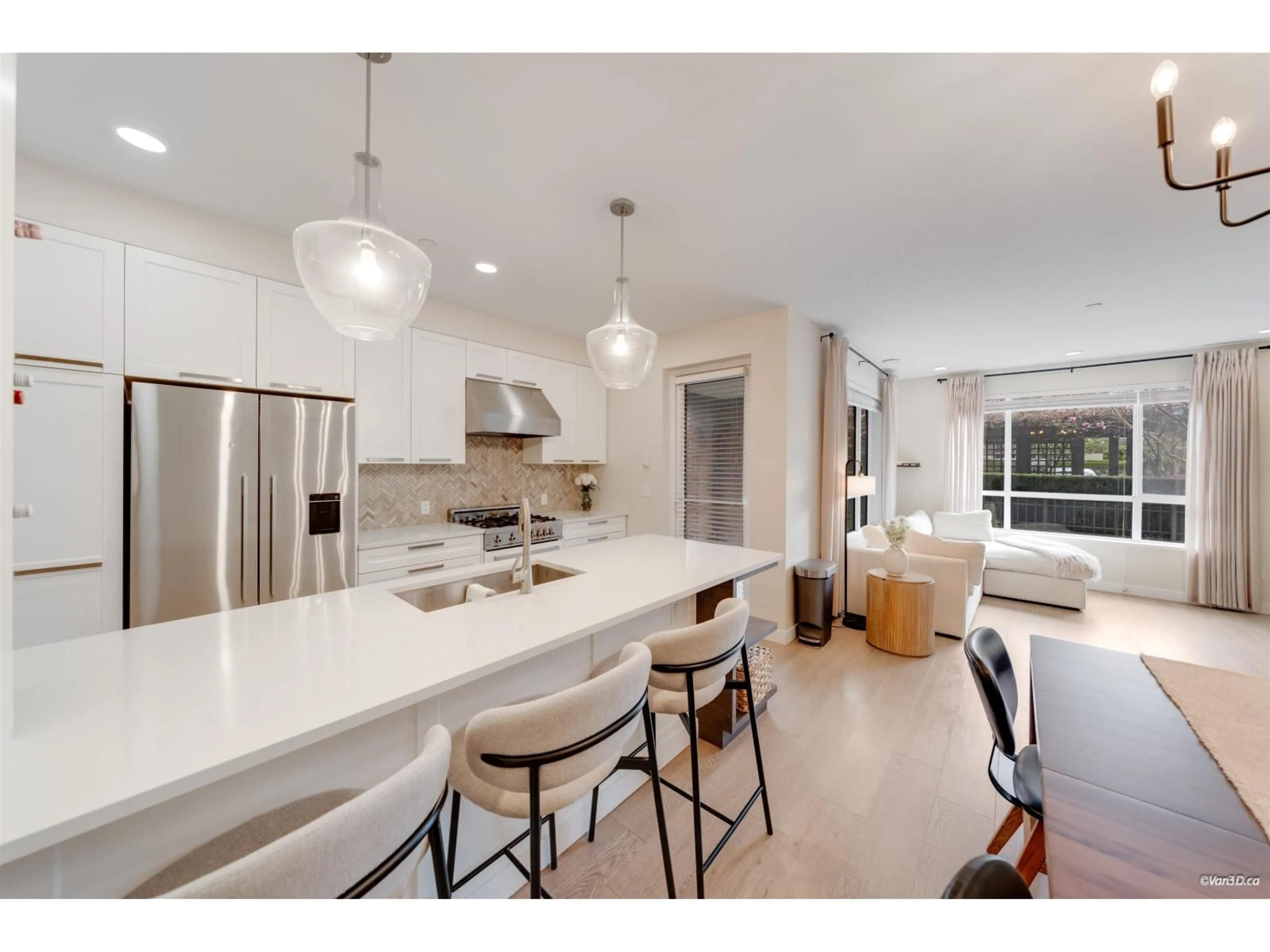 Open concept kitchen, ceramic/tile floor for 102 - 33540 MAYFAIR AVENUE, Abbotsford British Columbia V2S0J3