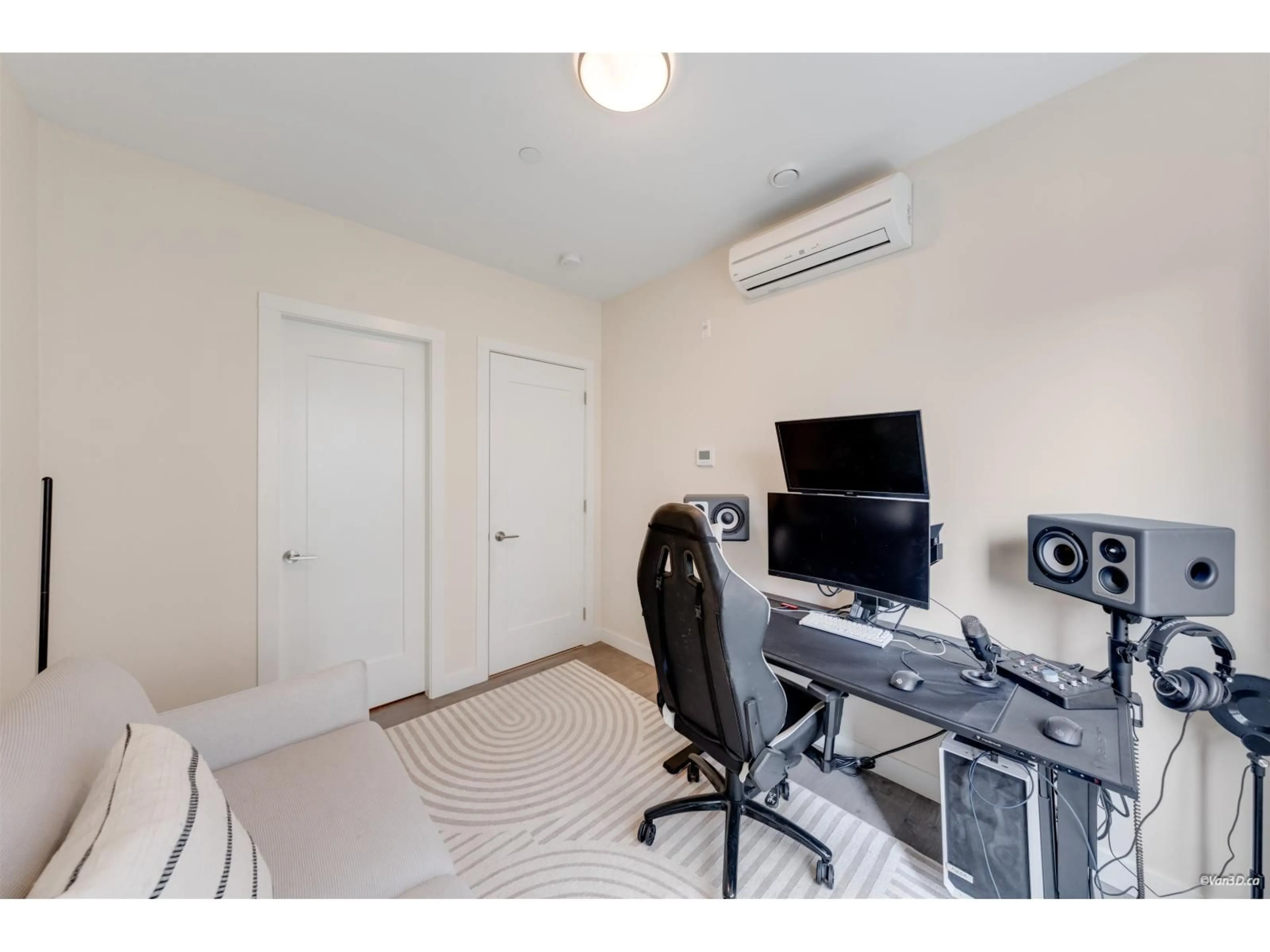 A pic of a room for 102 - 33540 MAYFAIR AVENUE, Abbotsford British Columbia V2S0J3