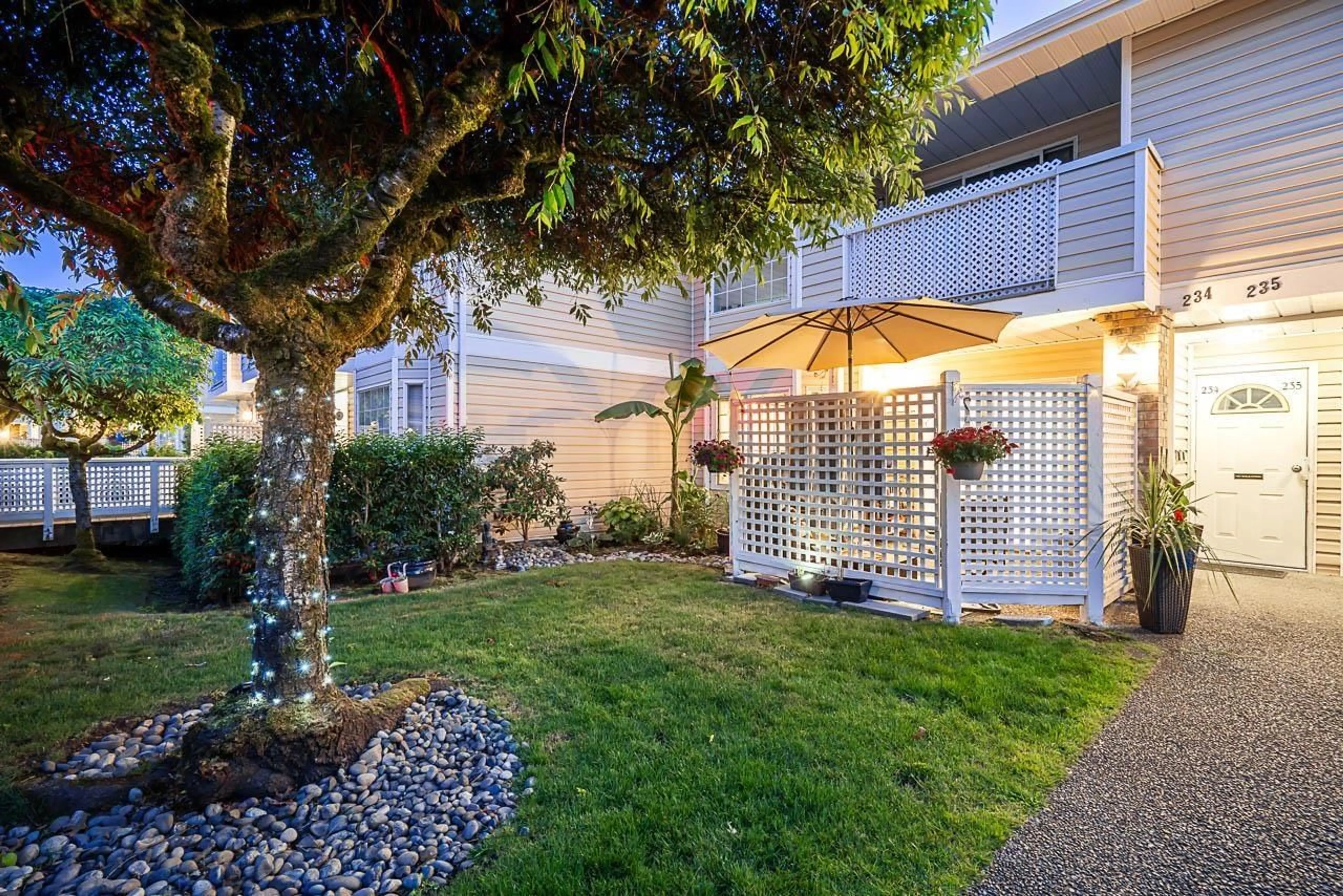 Patio, street for 134 - 5641 201 STREET, Langley British Columbia V3A8A4