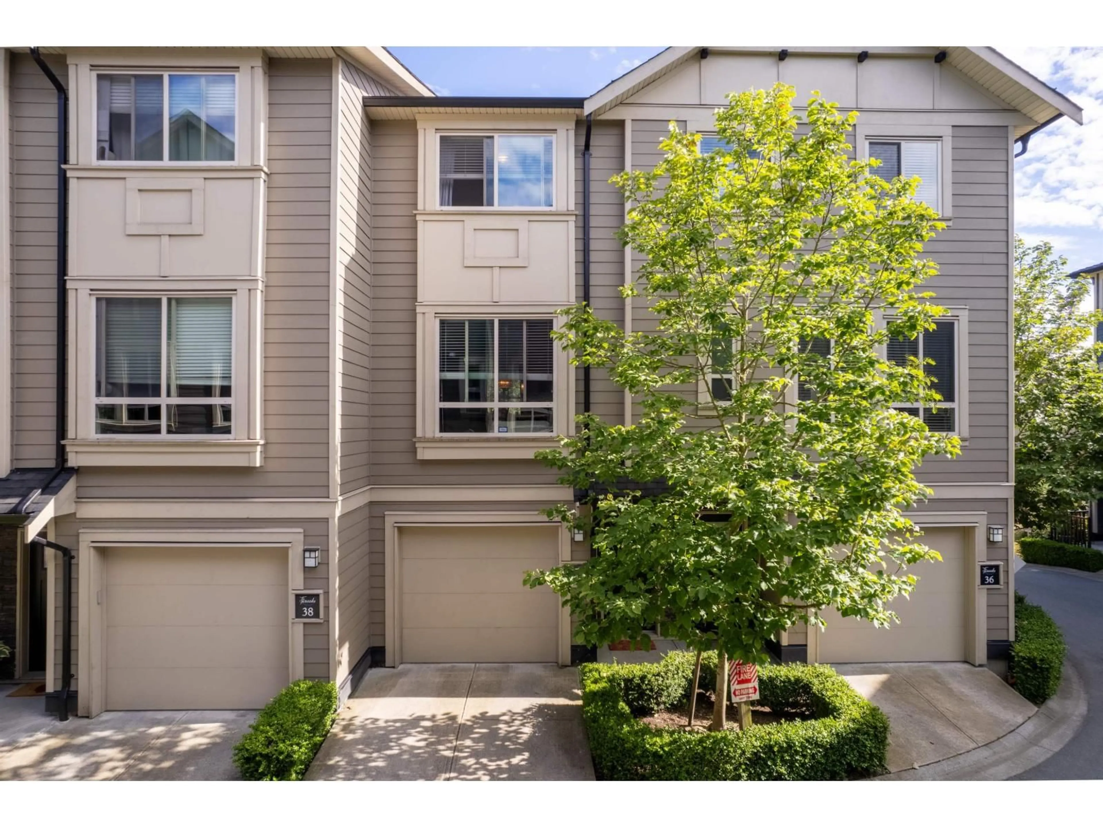 A pic from outside/outdoor area/front of a property/back of a property/a pic from drone, street for 37 - 19913 70 AVENUE, Langley British Columbia V2Y0S9