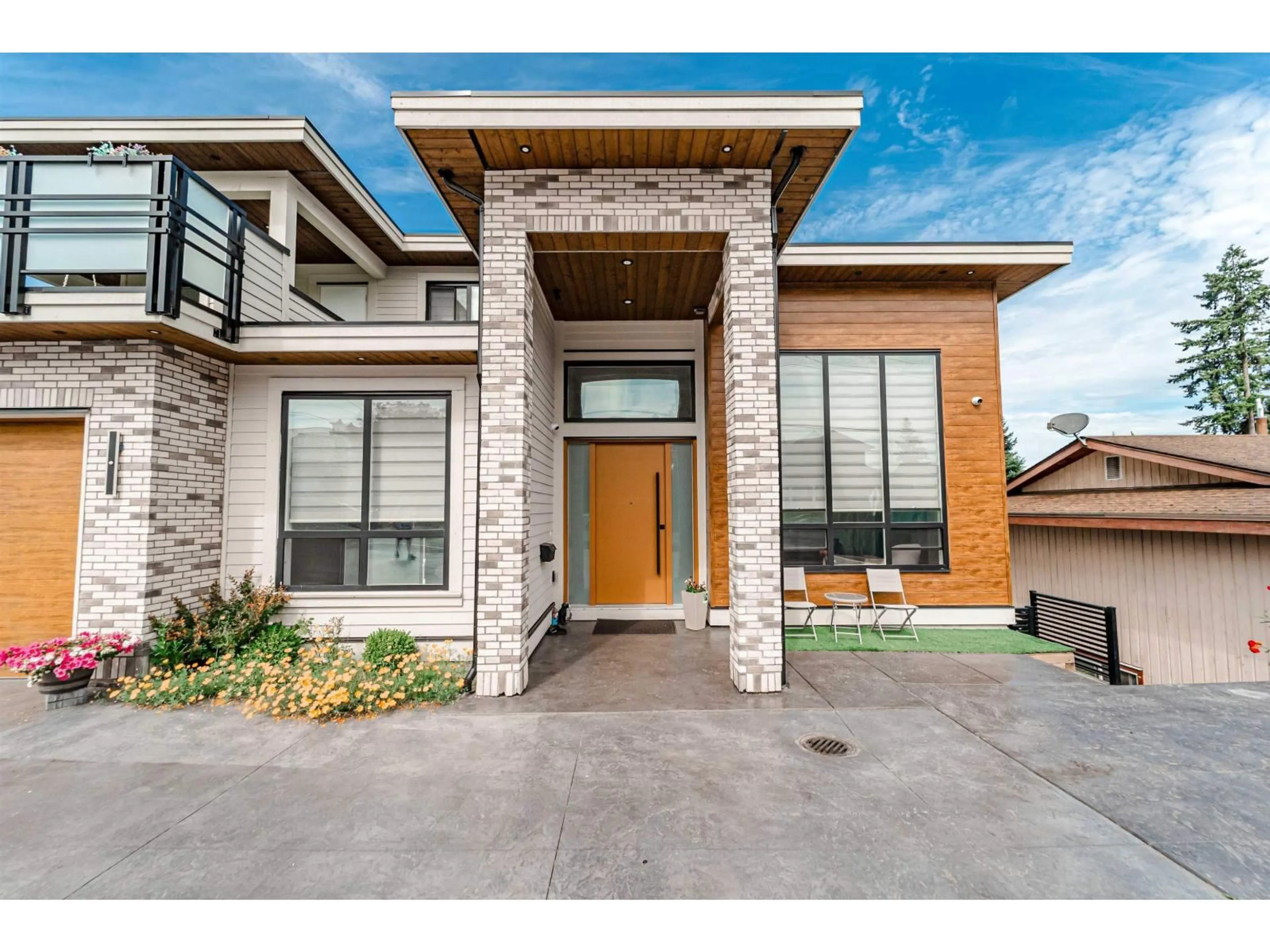 Home with brick exterior material, street for 2263 BEVAN CRESCENT, Abbotsford British Columbia V2T3Z4