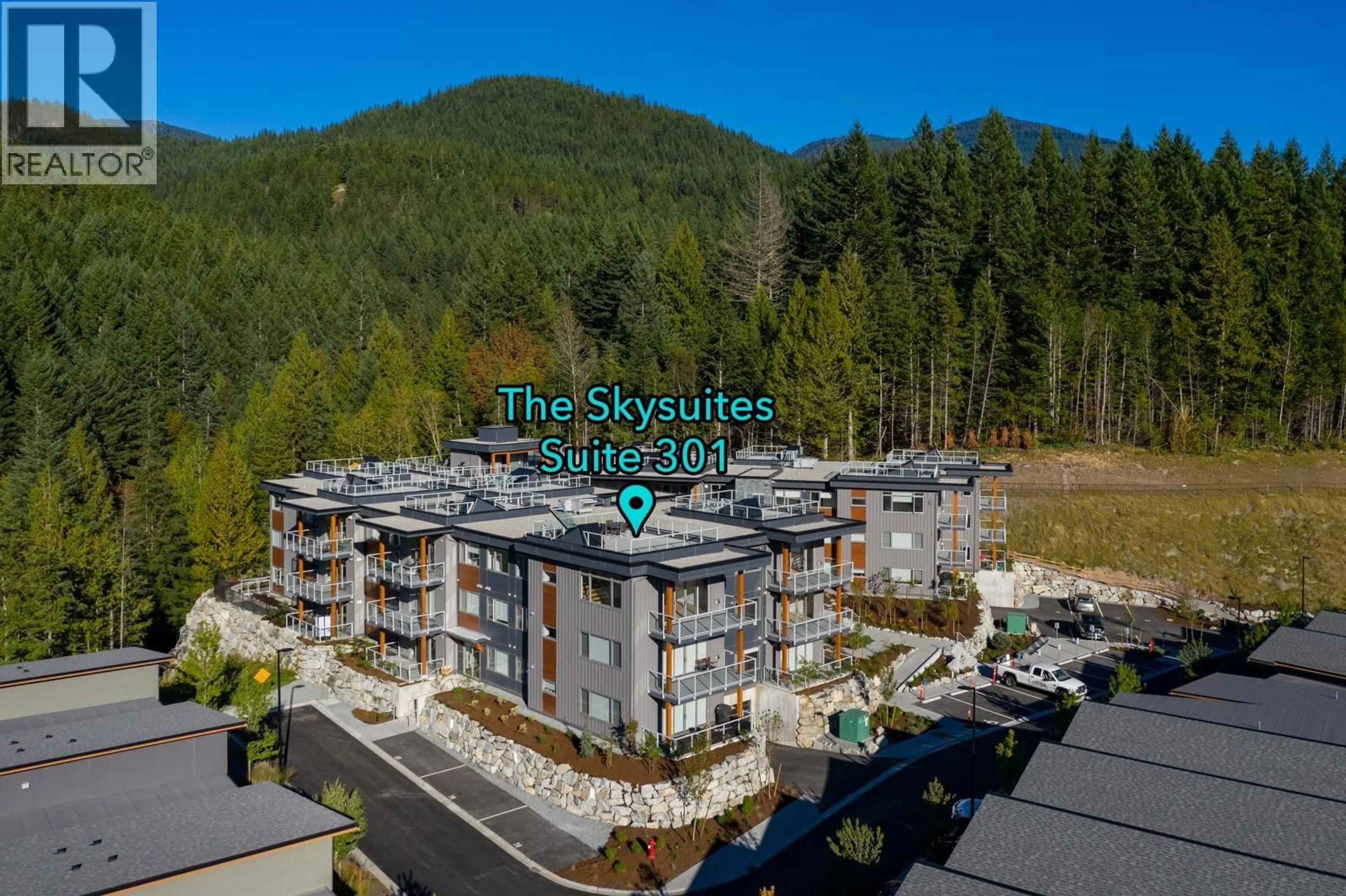 A pic from outside/outdoor area/front of a property/back of a property/a pic from drone, mountain view for 301 - 41328 SKYRIDGE PLACE, Squamish British Columbia V8B0Y7