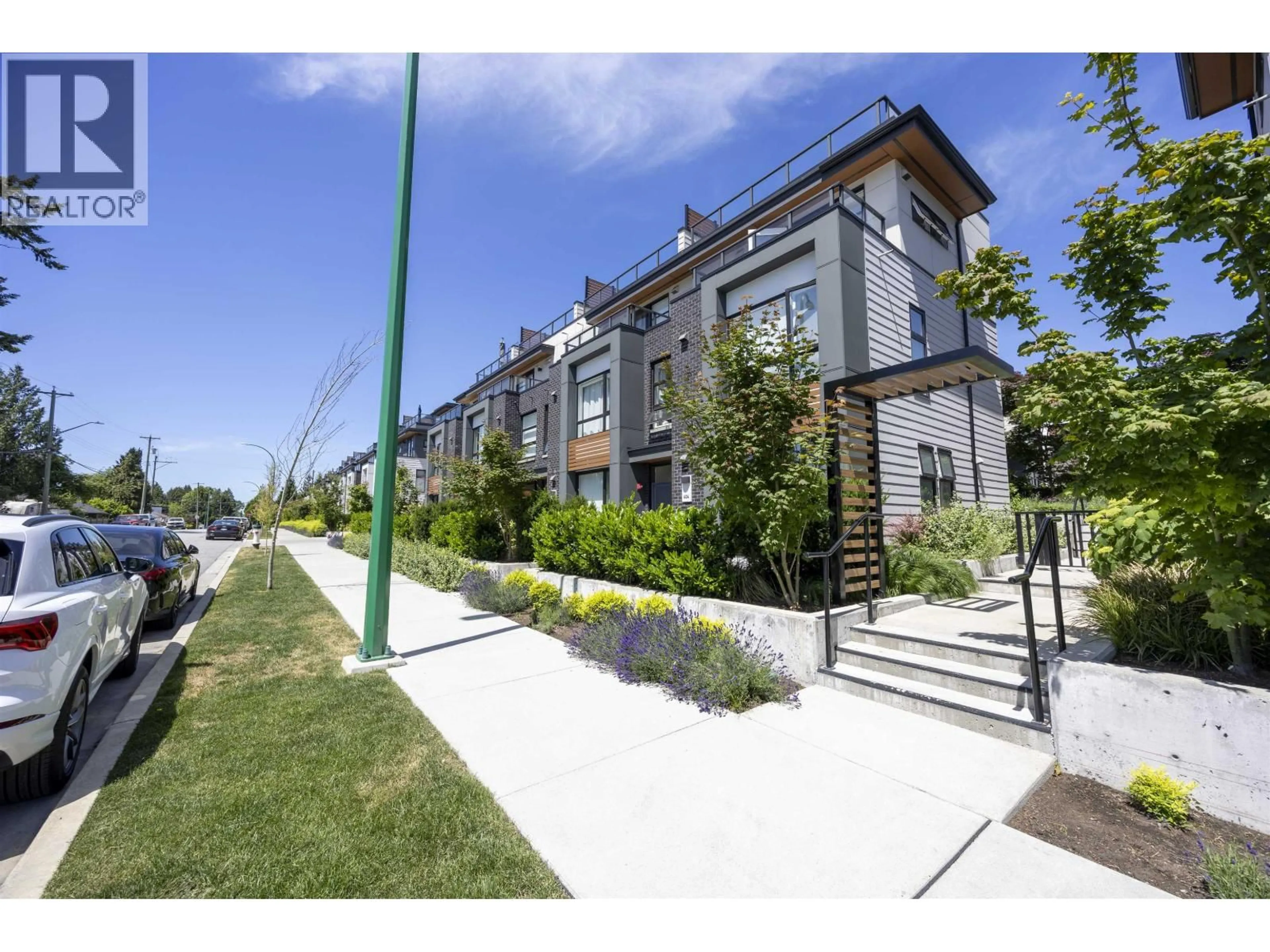 Patio, street for 404 - 6085 IRMIN STREET, Burnaby British Columbia V5J5C5