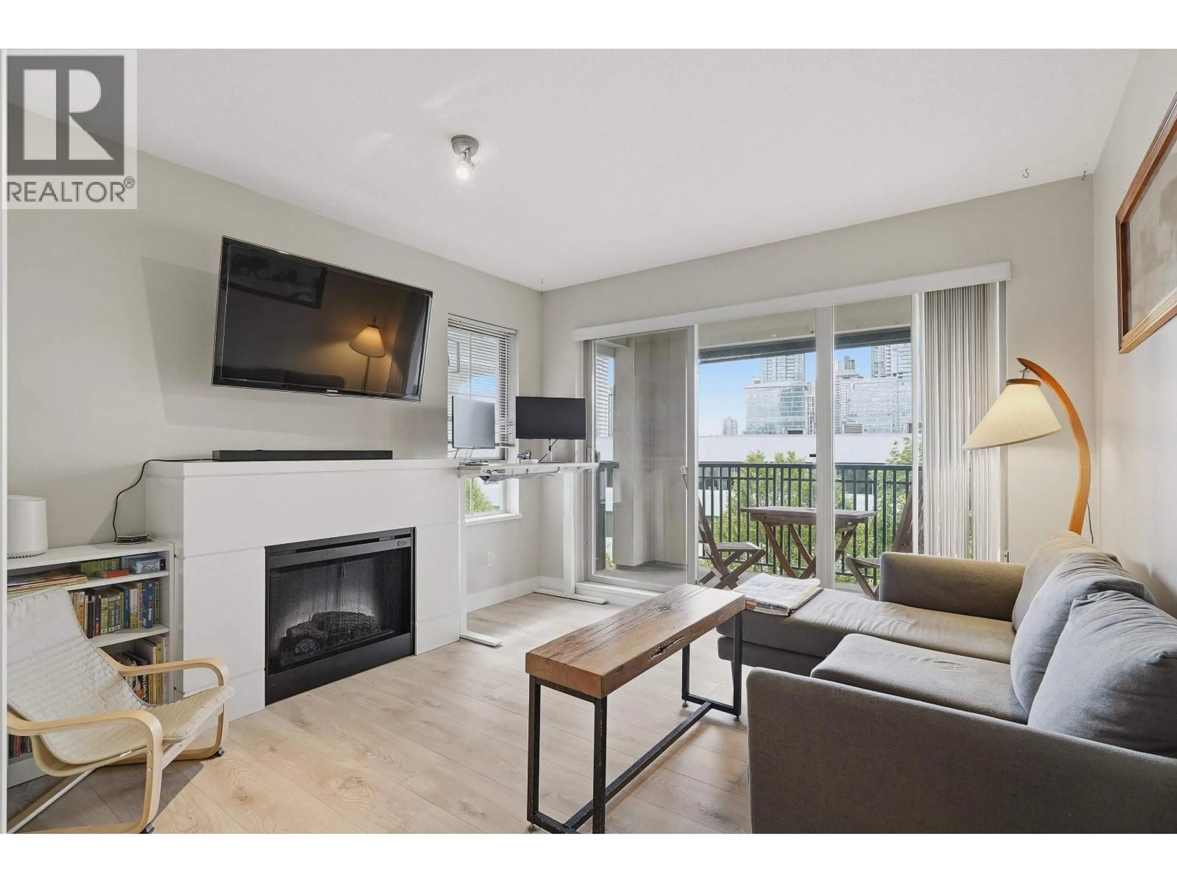 Living room with furniture, unknown for 403 - 2088 BETA AVENUE, Burnaby British Columbia V5C0C8