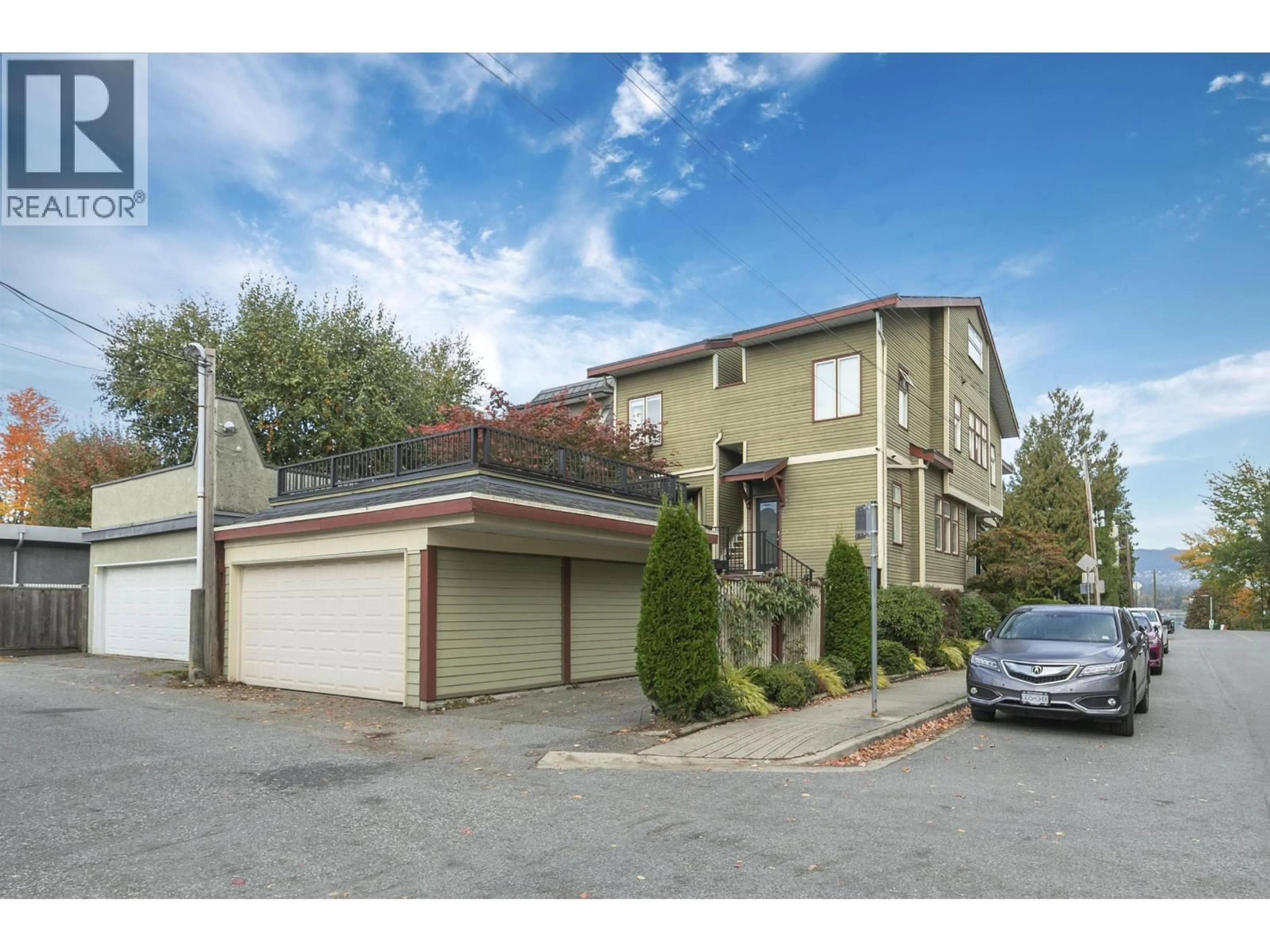 A pic from outside/outdoor area/front of a property/back of a property/a pic from drone, street for 1115 CHESTNUT STREET, Vancouver British Columbia V6J5E5