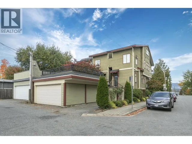 1115 CHESTNUT STREET, Vancouver 5