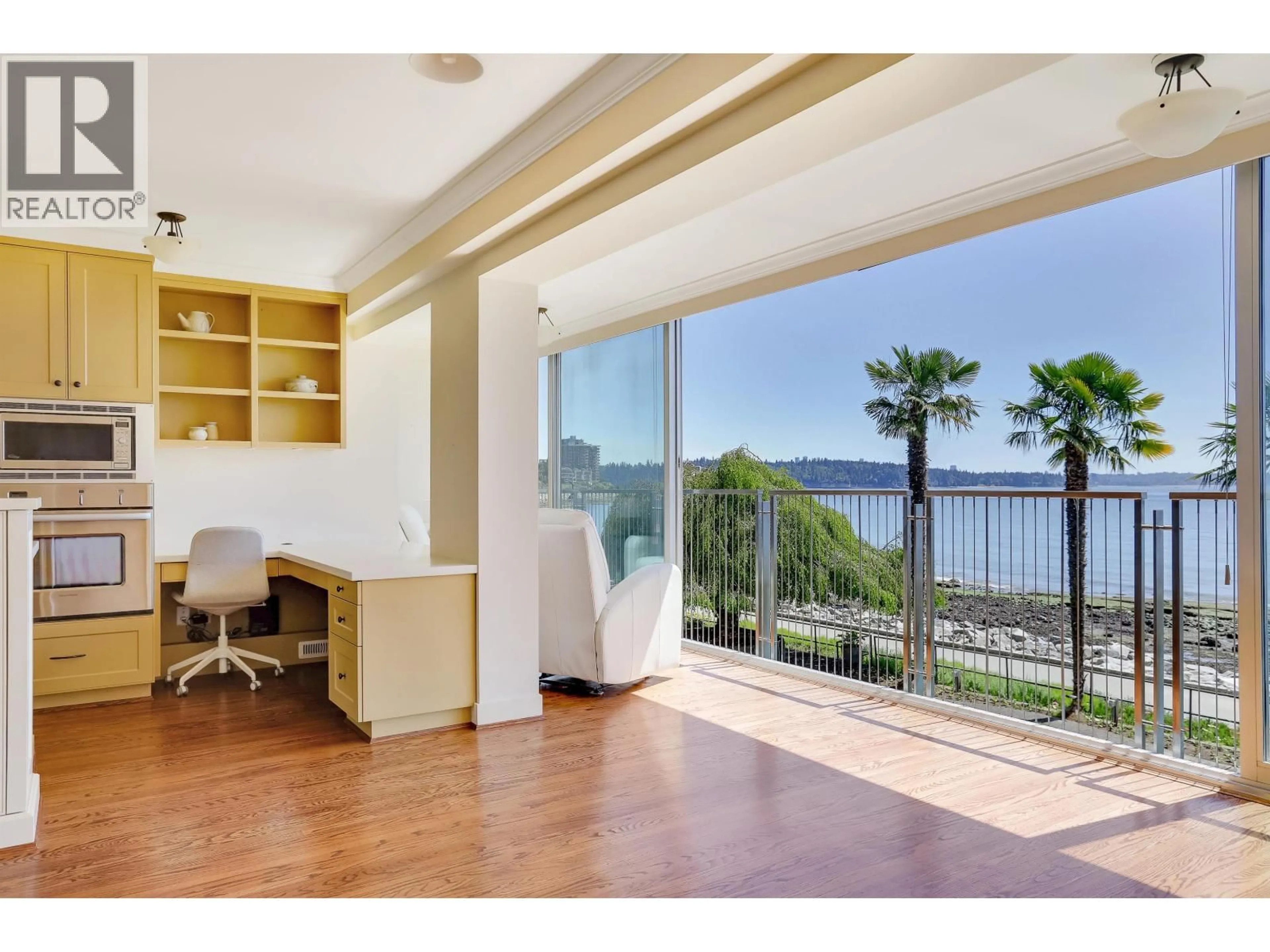 Unknown for 107 - 150 24 STREET, West Vancouver British Columbia V7V4G8