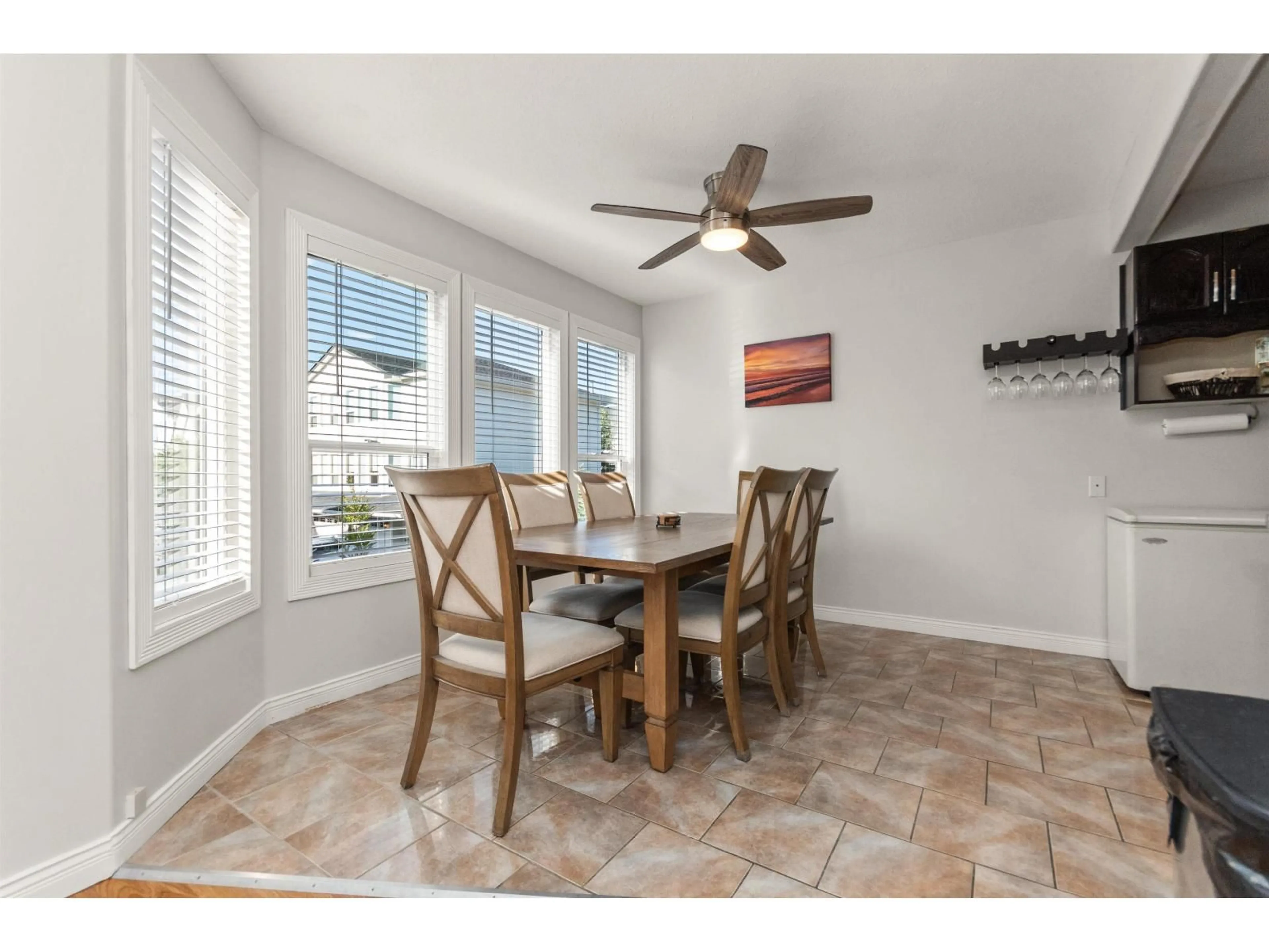 Dining room, ceramic/tile floor for 27 - 45286 WATSON ROAD, Chilliwack British Columbia V2R3J4