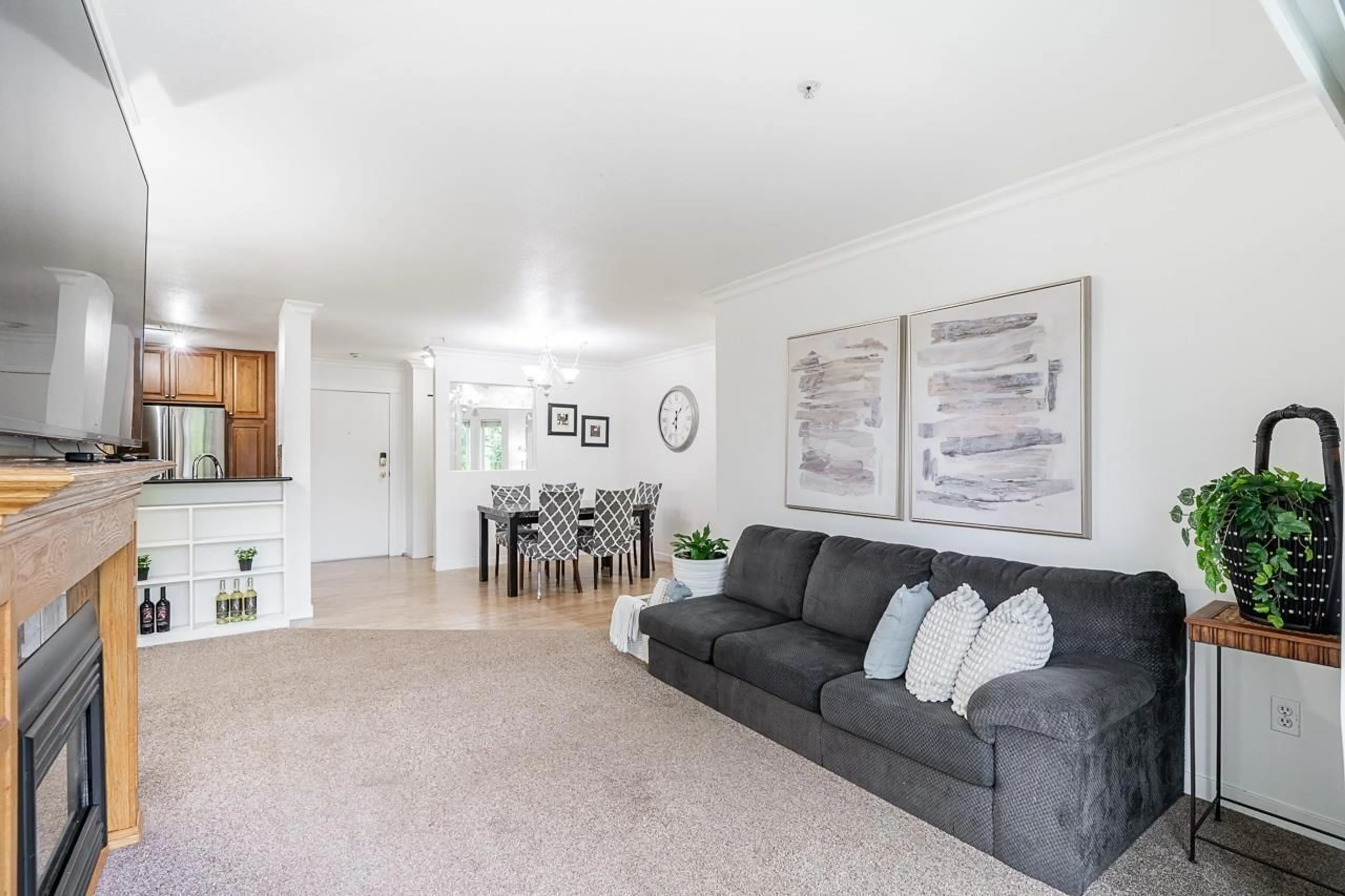 Living room with furniture, unknown for 211 - 20881 56 AVENUE, Langley British Columbia V3A3Z3