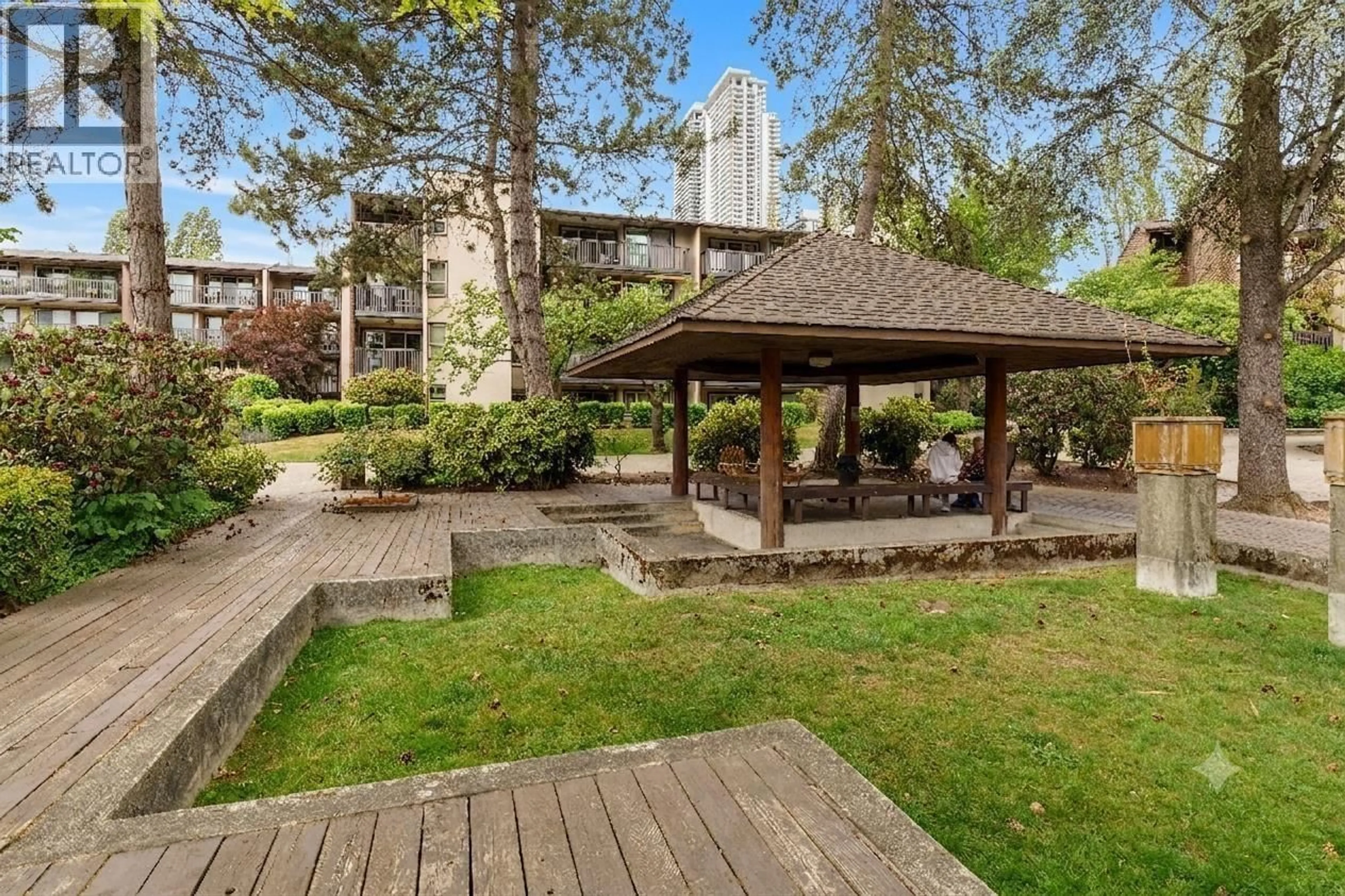 Patio, unknown for 310 - 9867 MANCHESTER DRIVE, Burnaby British Columbia V3N4P6