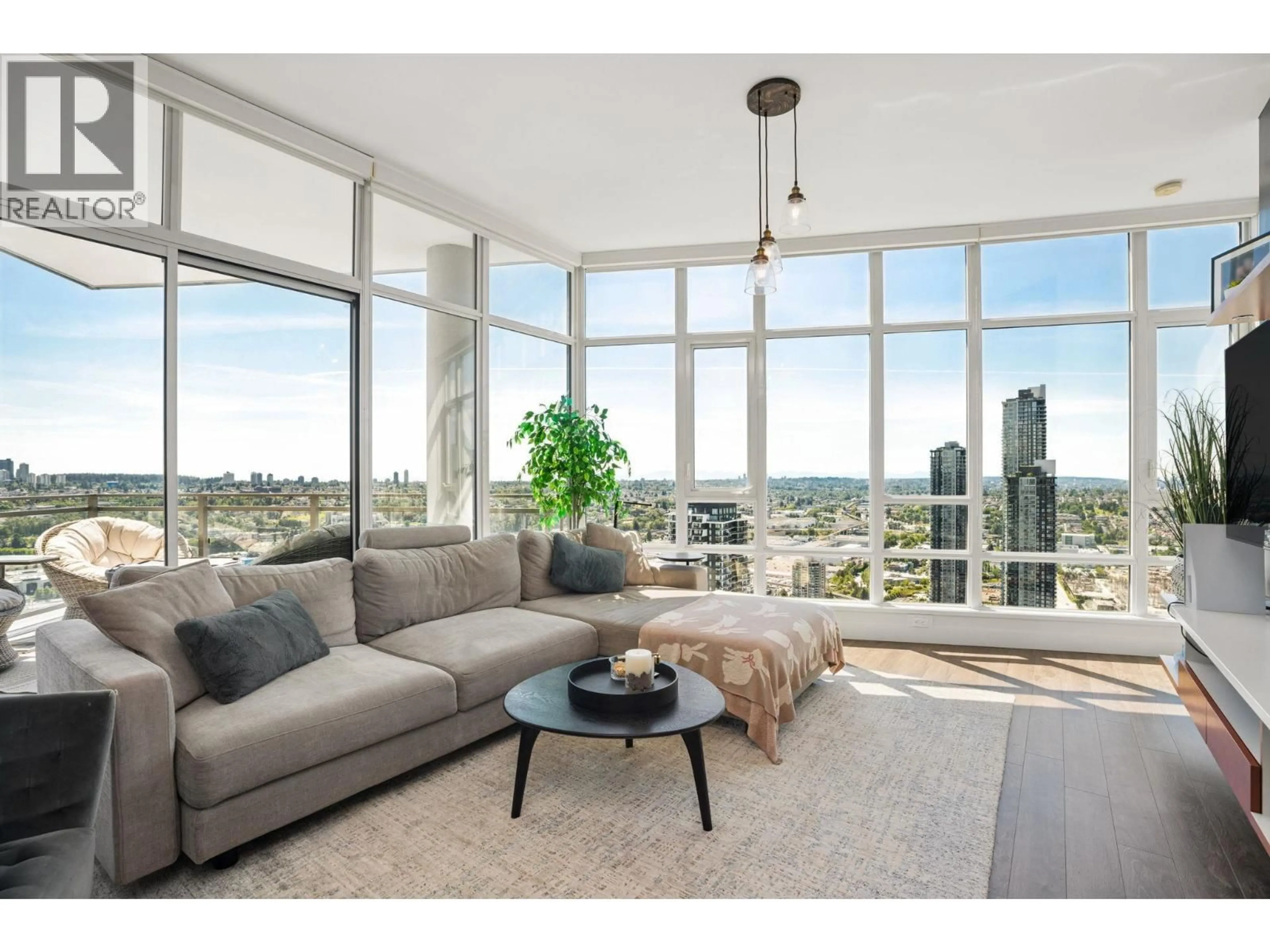 Living room with furniture, unknown for 4204 - 2008 ROSSER AVENUE, Burnaby British Columbia V5C0H8