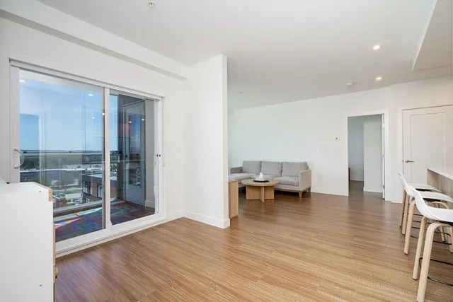 401 - 31940 RAVEN AVENUE, Mission 5