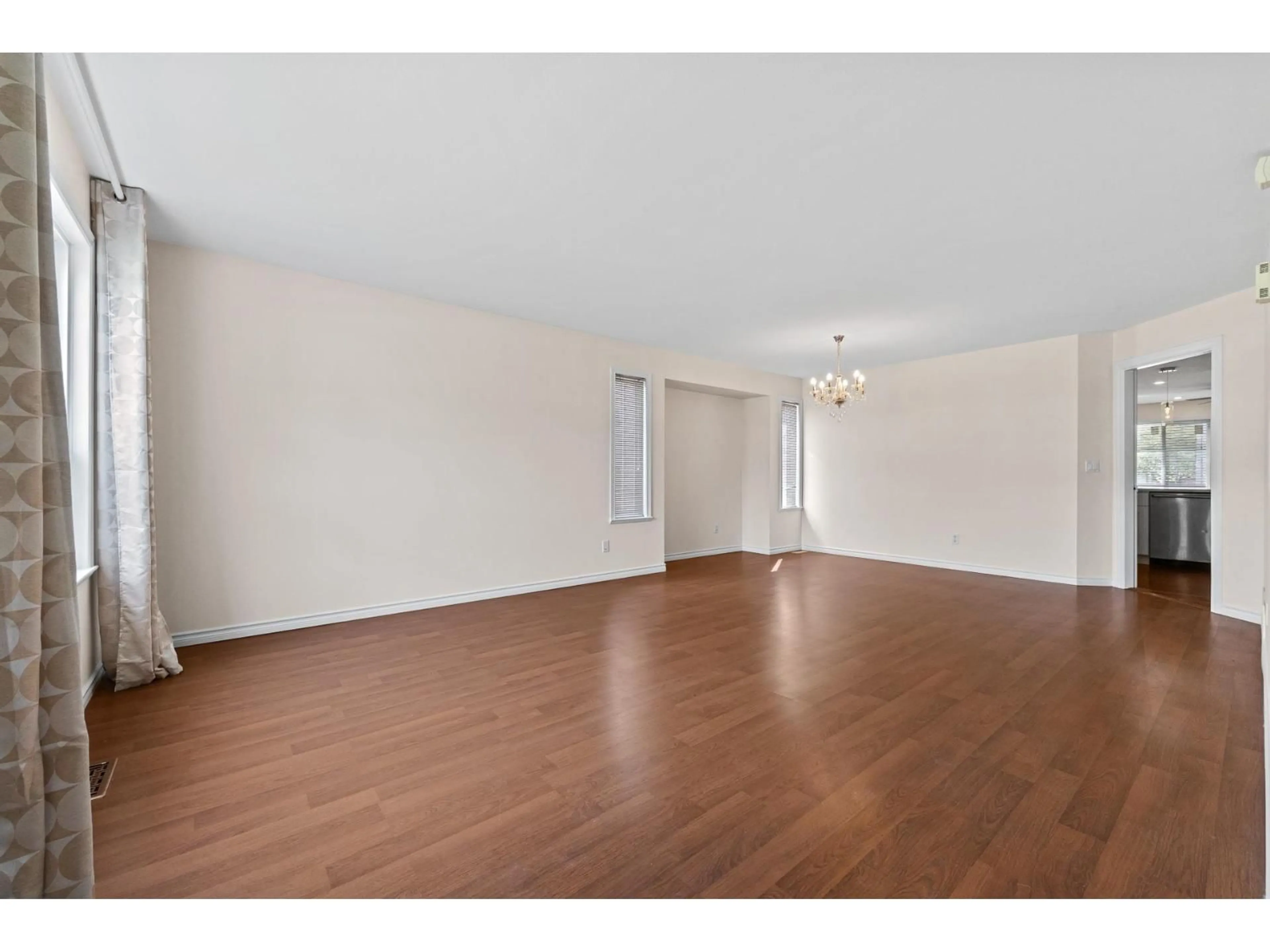 Unknown for 15488 108A AVENUE, Surrey British Columbia V3R6J1