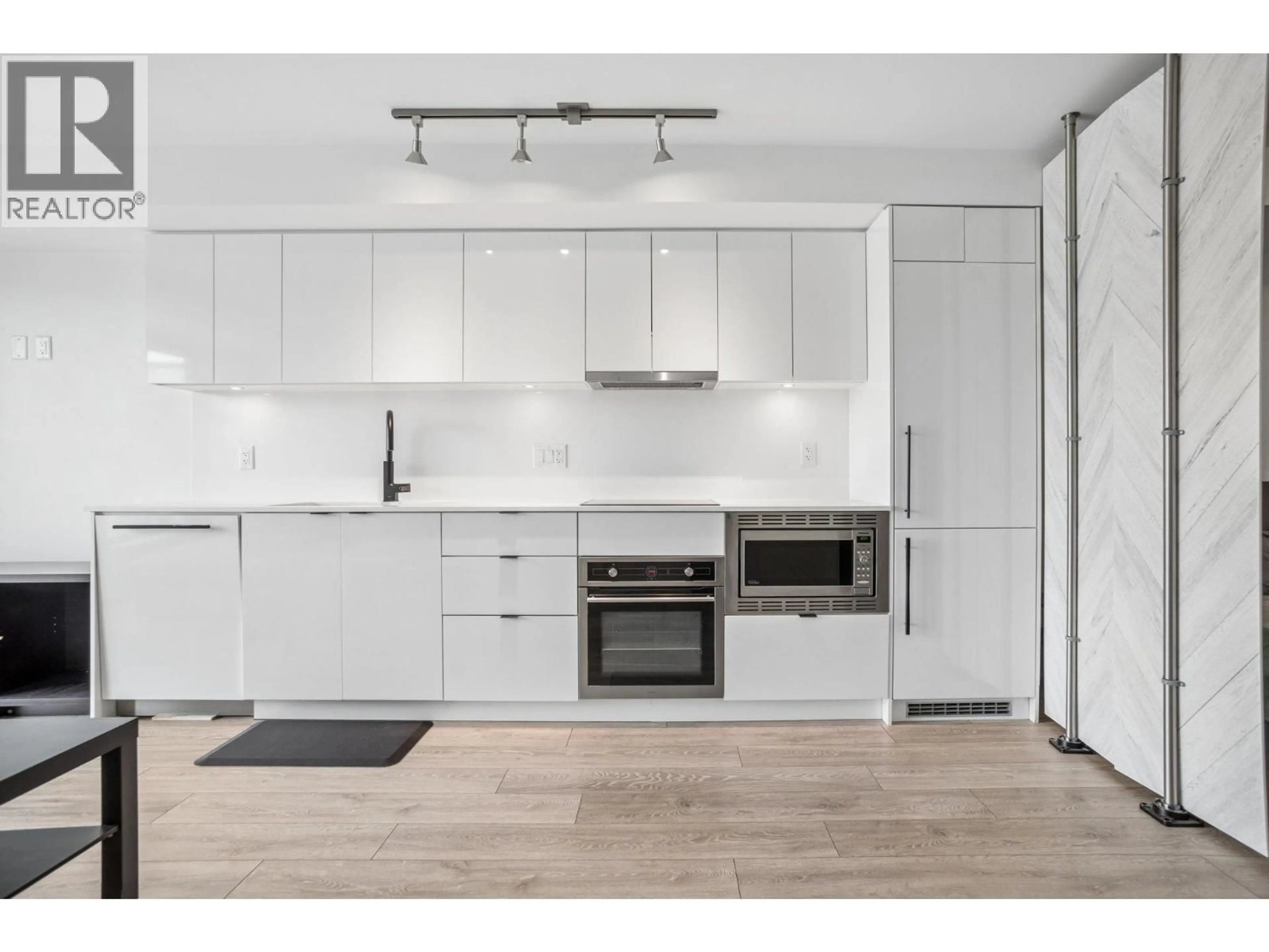 Unknown for 319 - 630 BROADWAY, Vancouver British Columbia V5T0J1