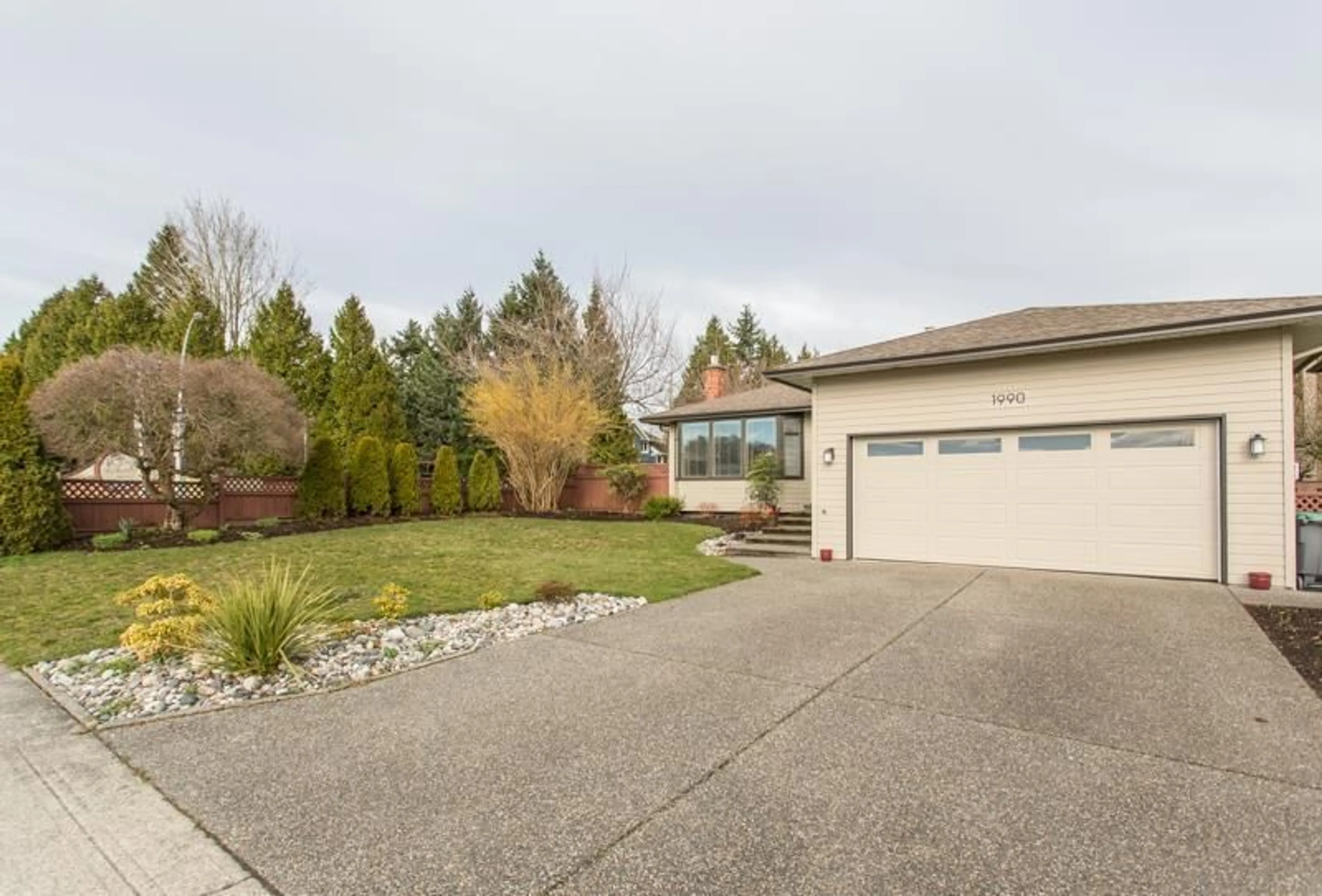 A pic from outside/outdoor area/front of a property/back of a property/a pic from drone, street for 1990 150 STREET, Surrey British Columbia V4A7H8