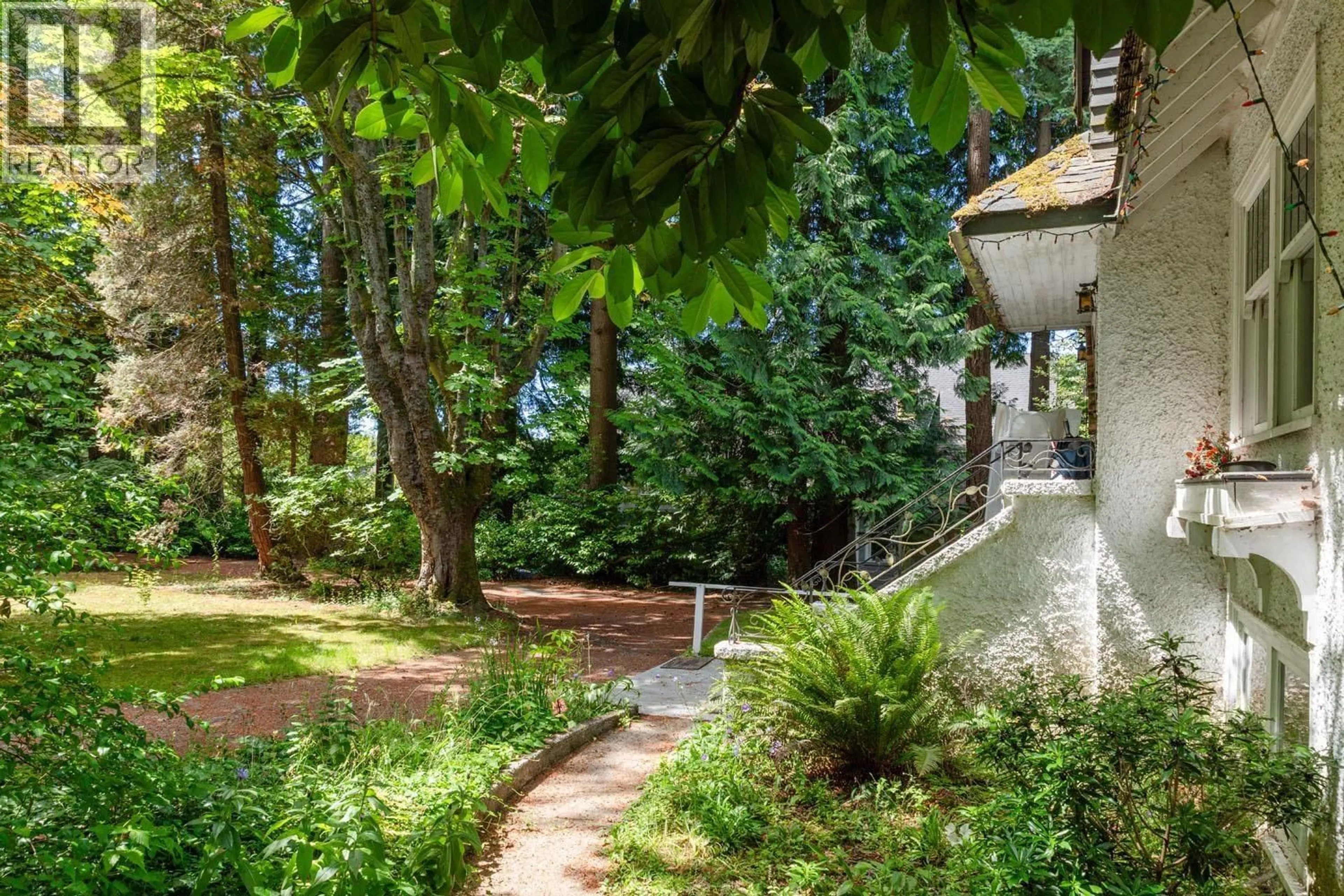Unknown for 4755 6TH AVENUE, Vancouver British Columbia V6T1C4
