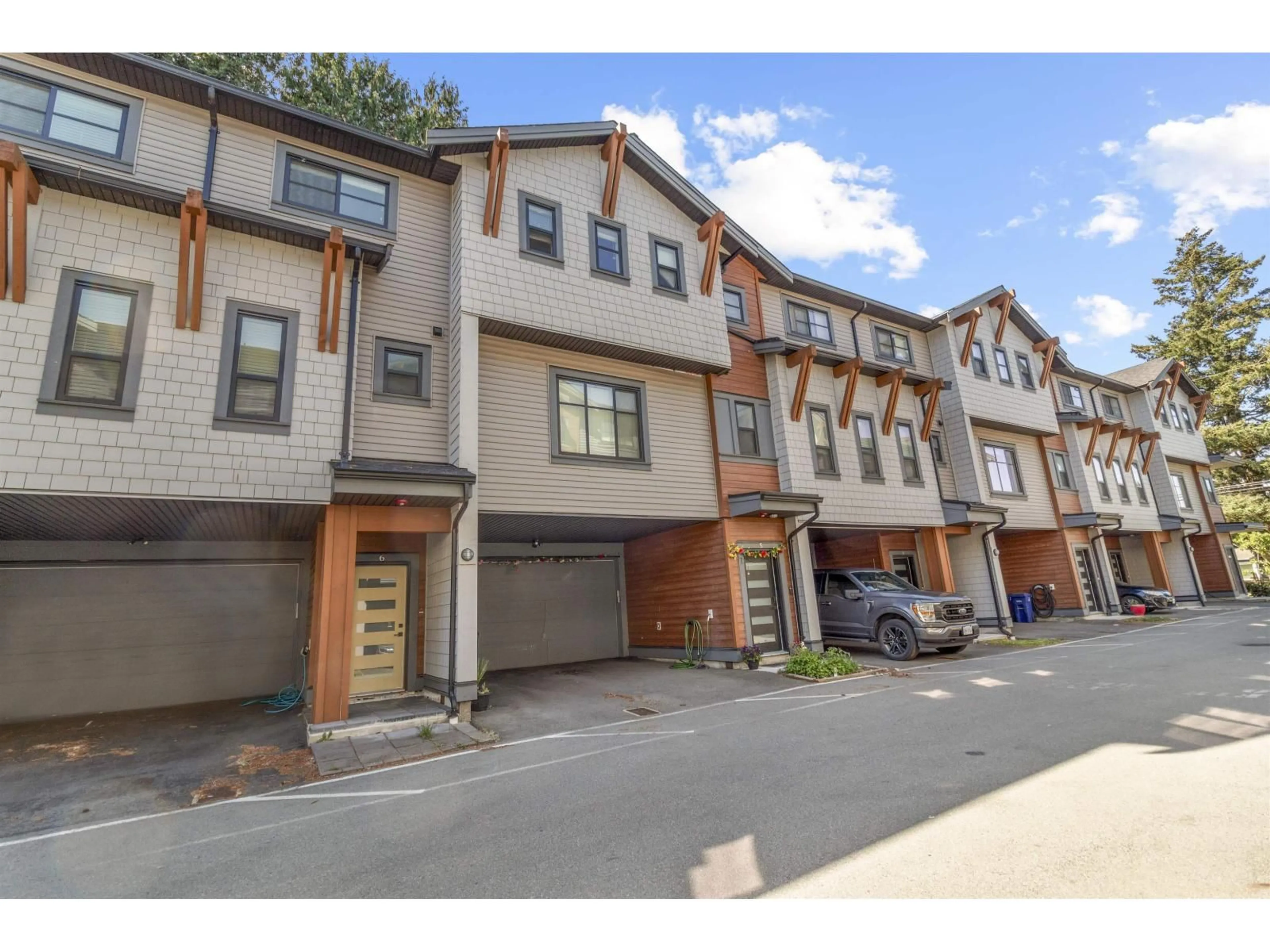 Unknown for 5 - 45608 BERNARD AVENUE, Chilliwack British Columbia V2P1H8