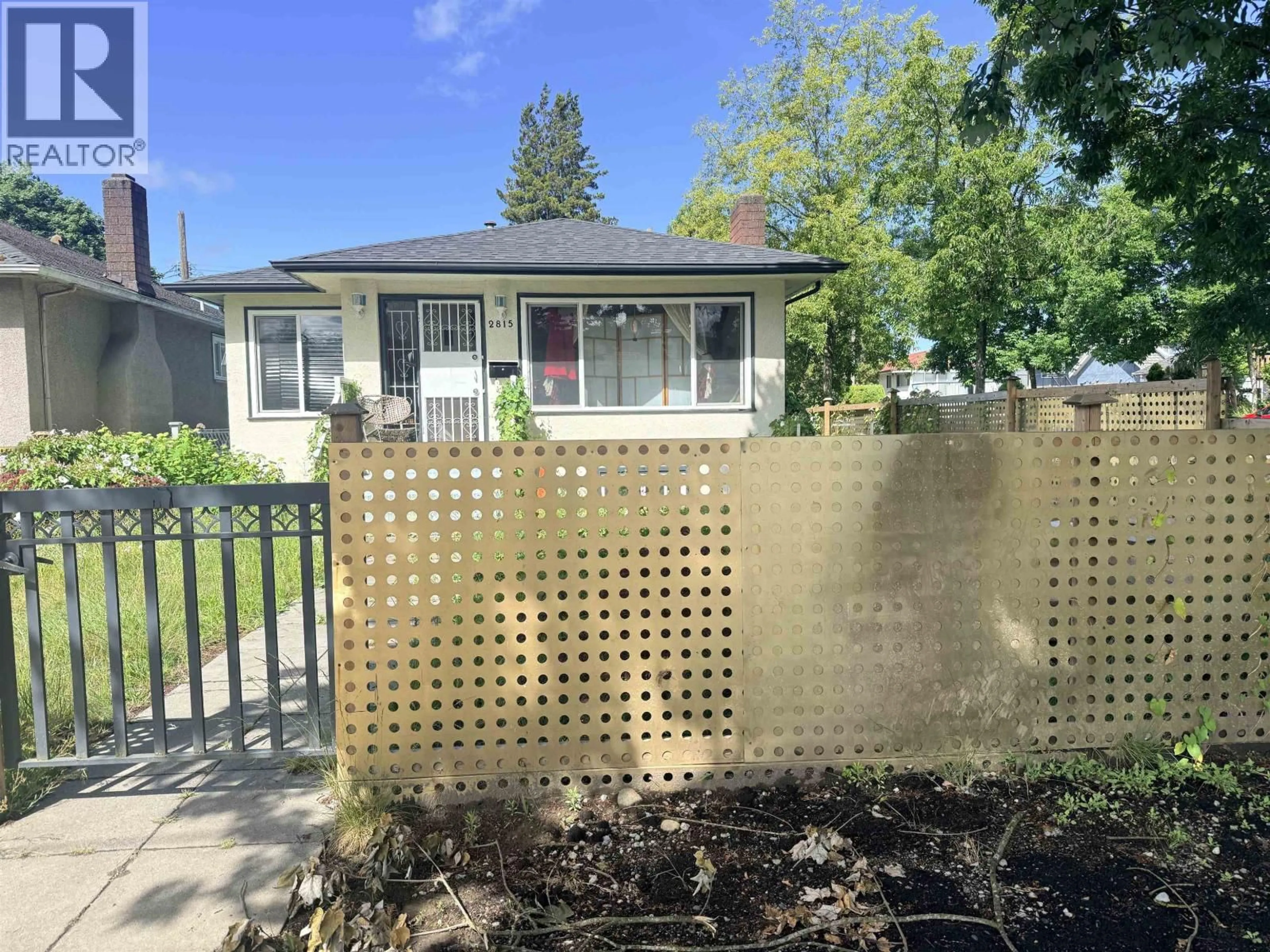 Patio, street for 2815 NANAIMO STREET, Vancouver British Columbia V5N5G2