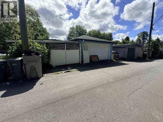 2815 NANAIMO STREET, Vancouver 3