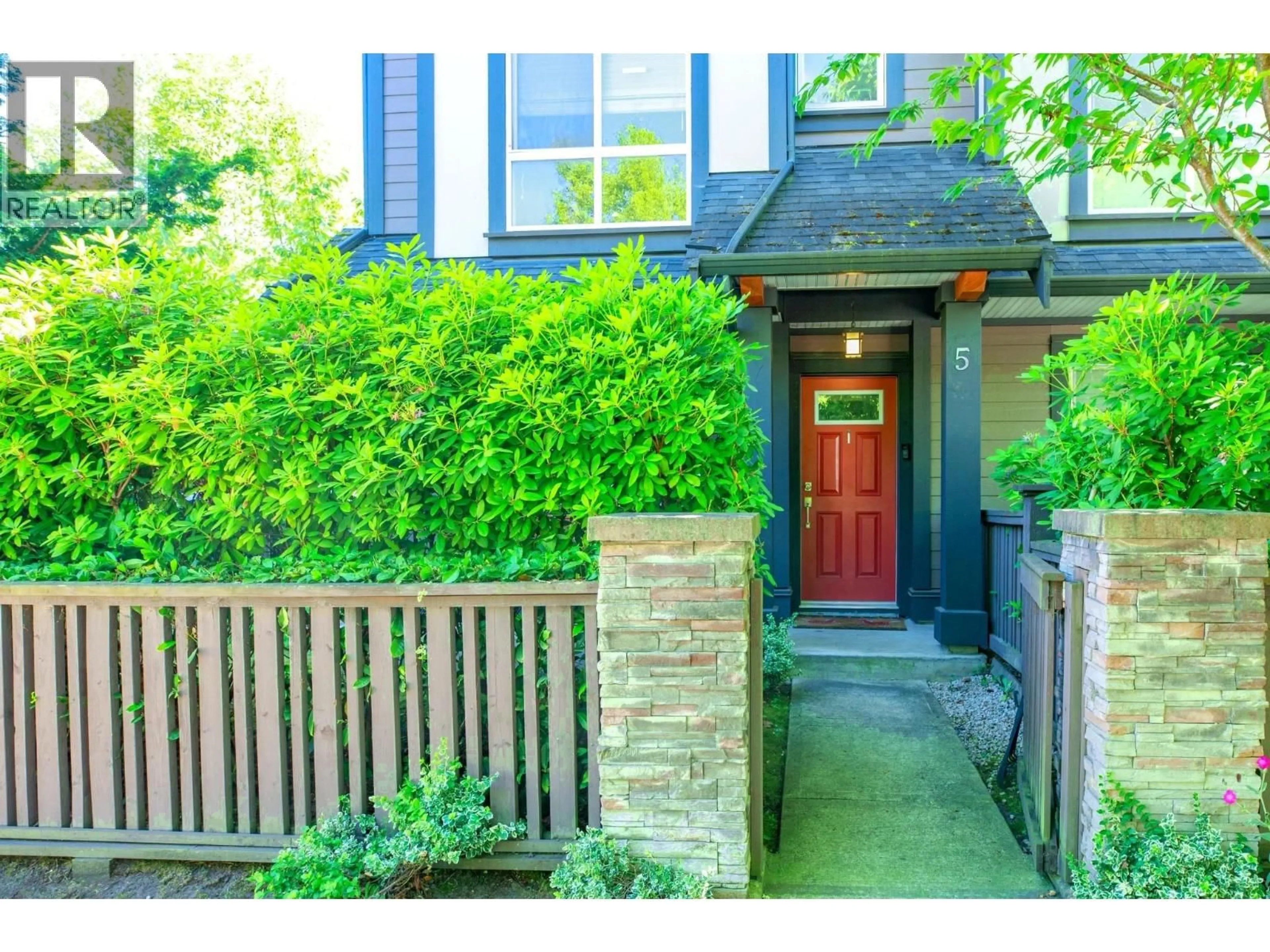 Indoor entryway for 5 - 6333 ALDER STREET, Richmond British Columbia V6Y0G4