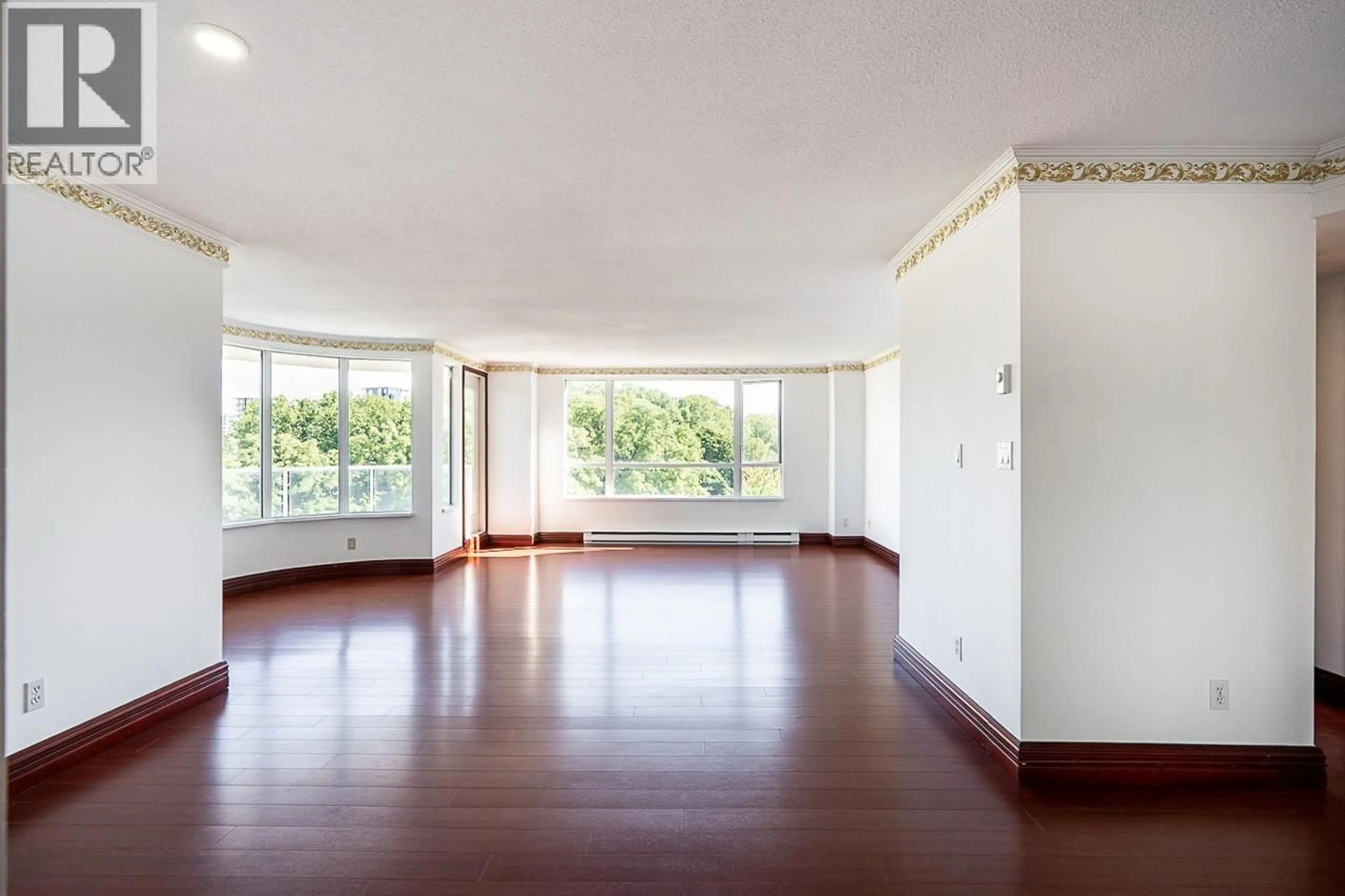 Indoor foyer for 701 - 7680 GRANVILLE AVENUE, Richmond British Columbia V6Y4B9