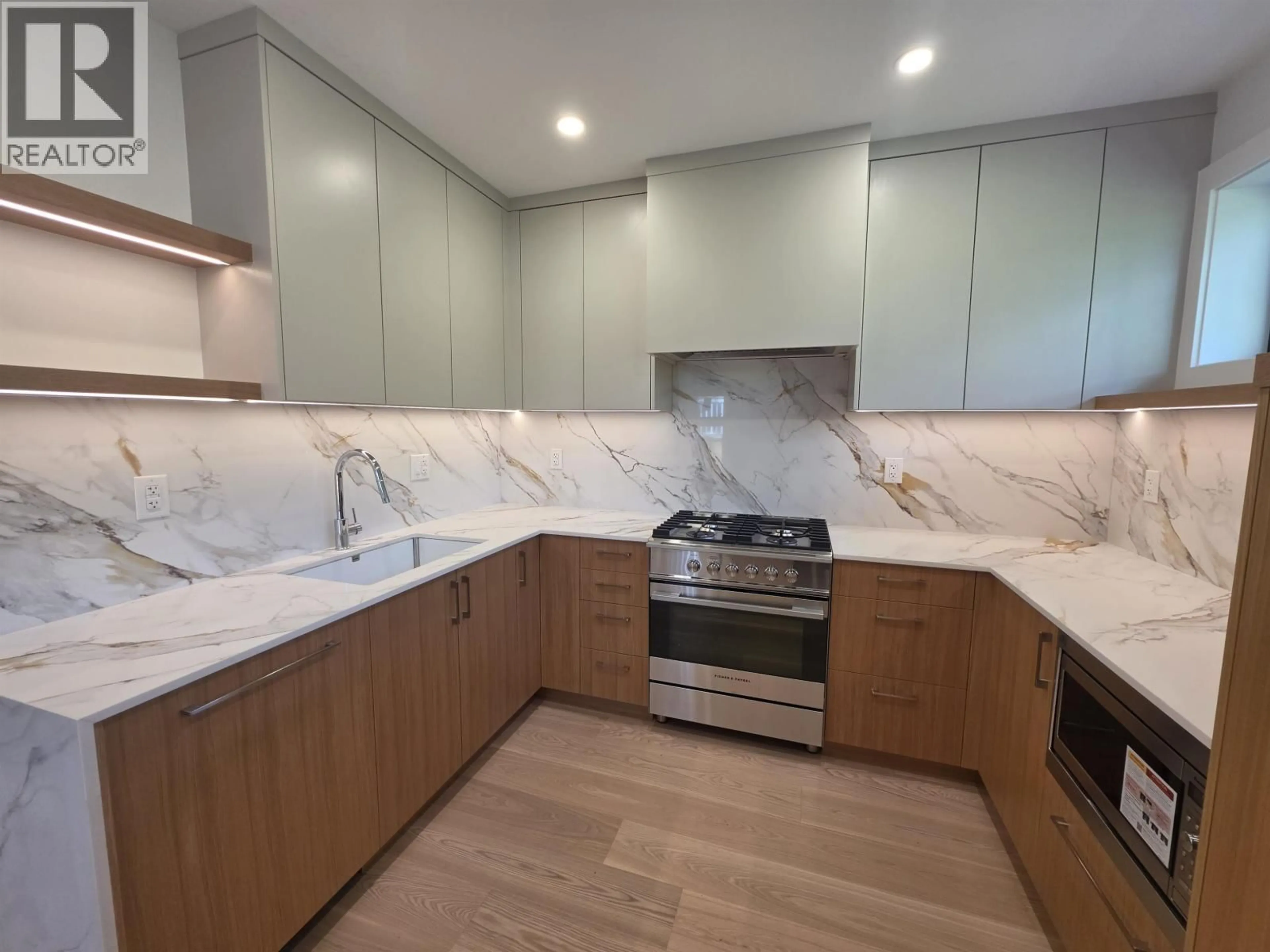 Unknown for 2570 2ND AVENUE, Vancouver British Columbia V6K1J8