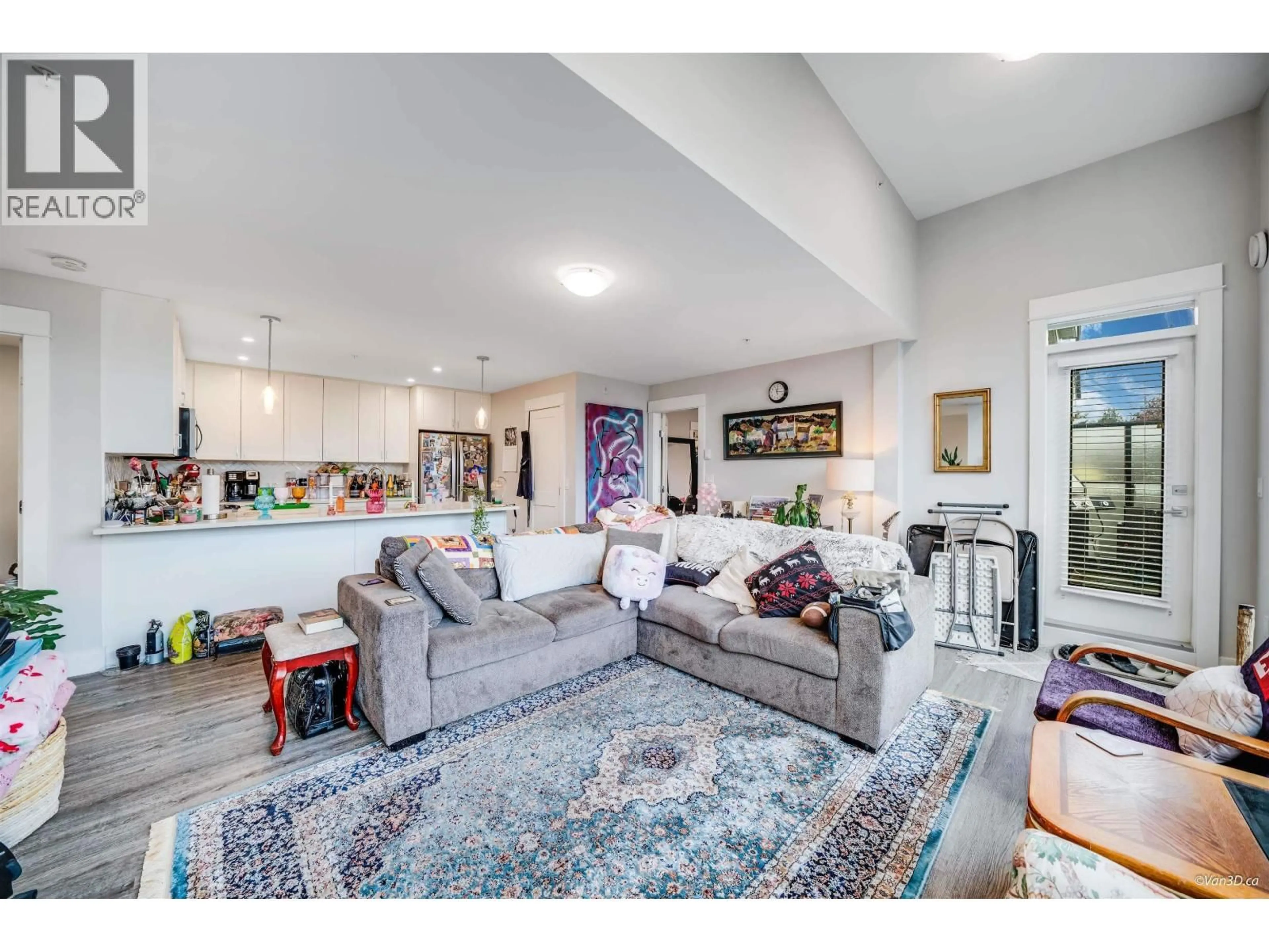 Living room with furniture, unknown for 4170 - 2180 KELLY AVENUE, Coquitlam British Columbia V3C0L1