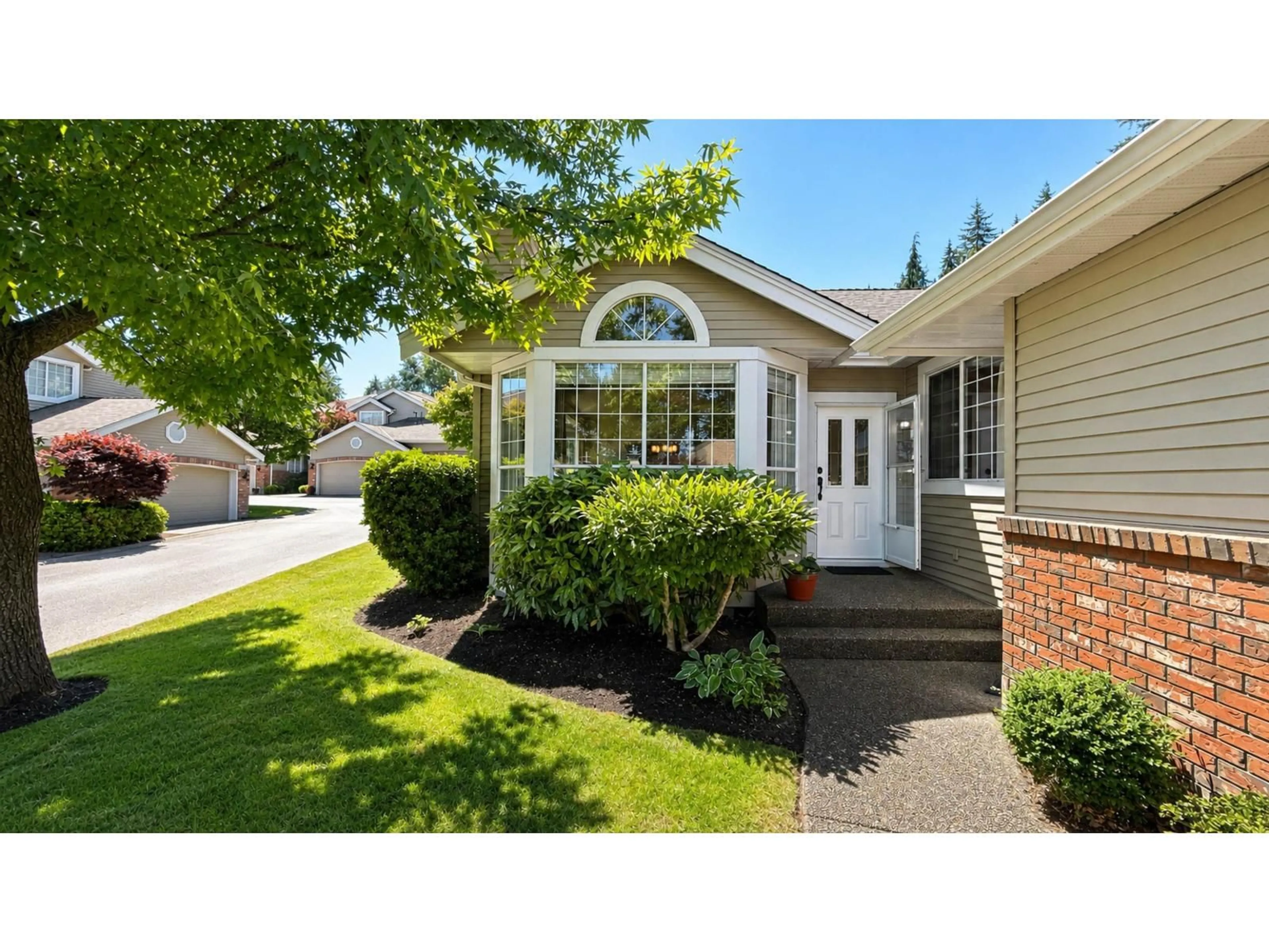 Unknown for 15 - 2688 150 STREET, Surrey British Columbia V4P1P1