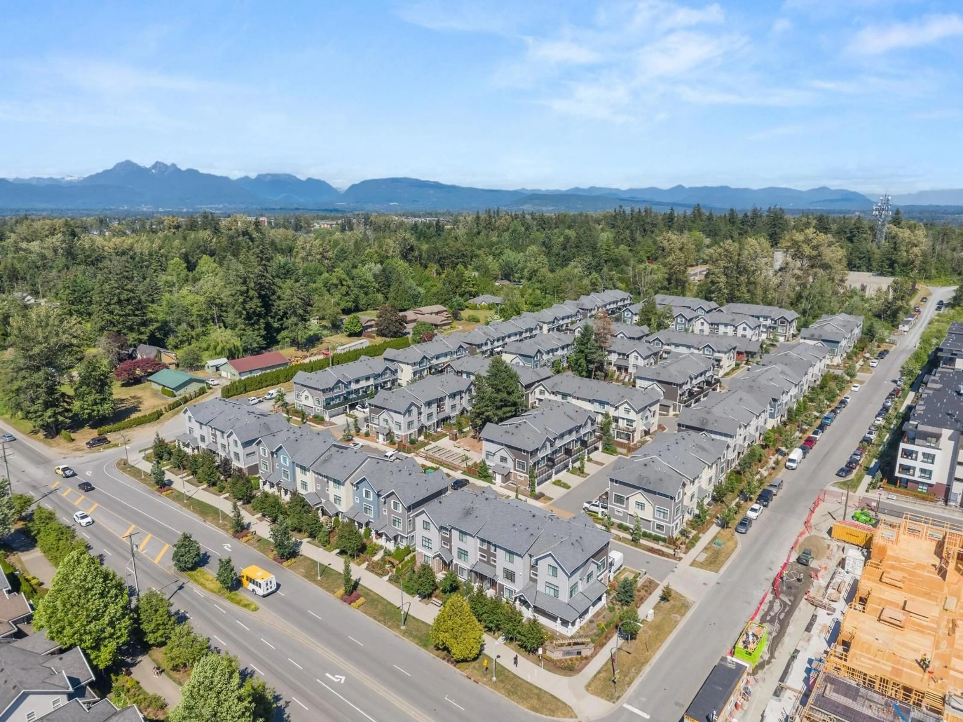A pic from outside/outdoor area/front of a property/back of a property/a pic from drone, mountain view for 12 - 20261 72B AVENUE, Langley British Columbia V2Y3M8