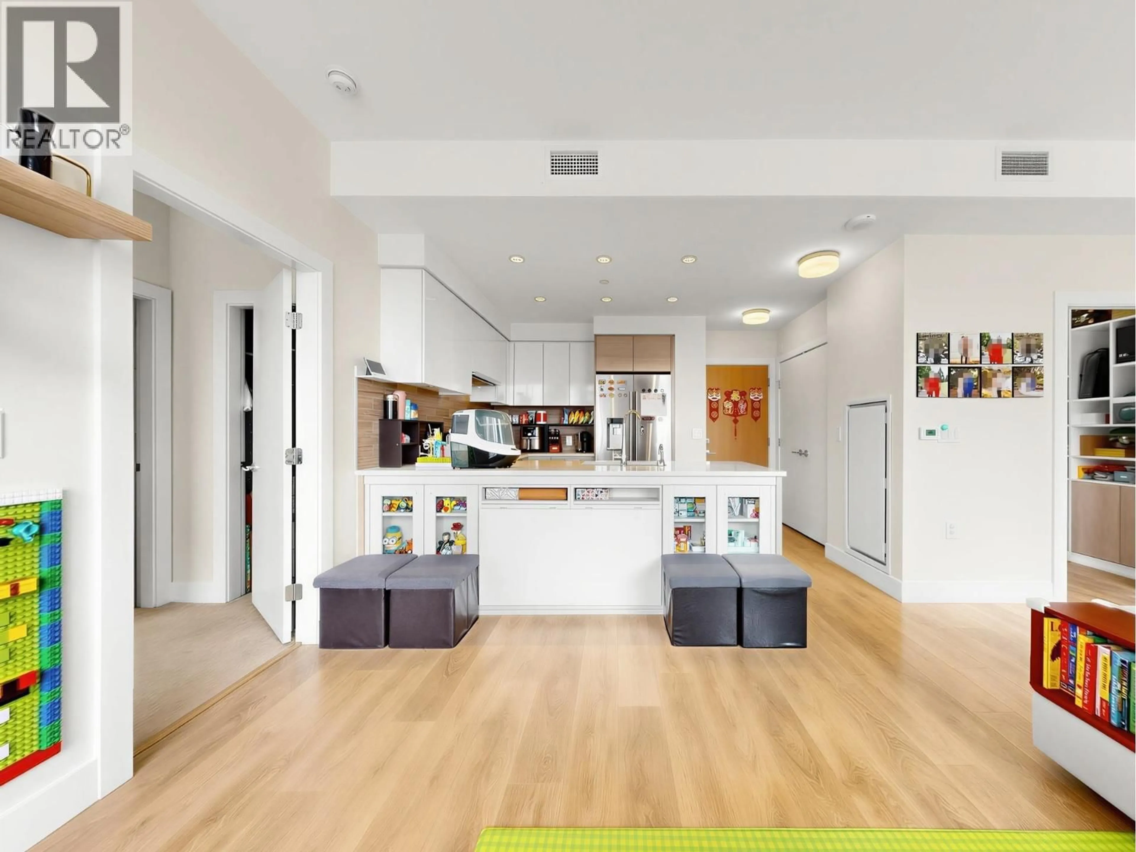 Unknown for 903 - 3451 SAWMILL CRESCENT, Vancouver British Columbia V5S0H3