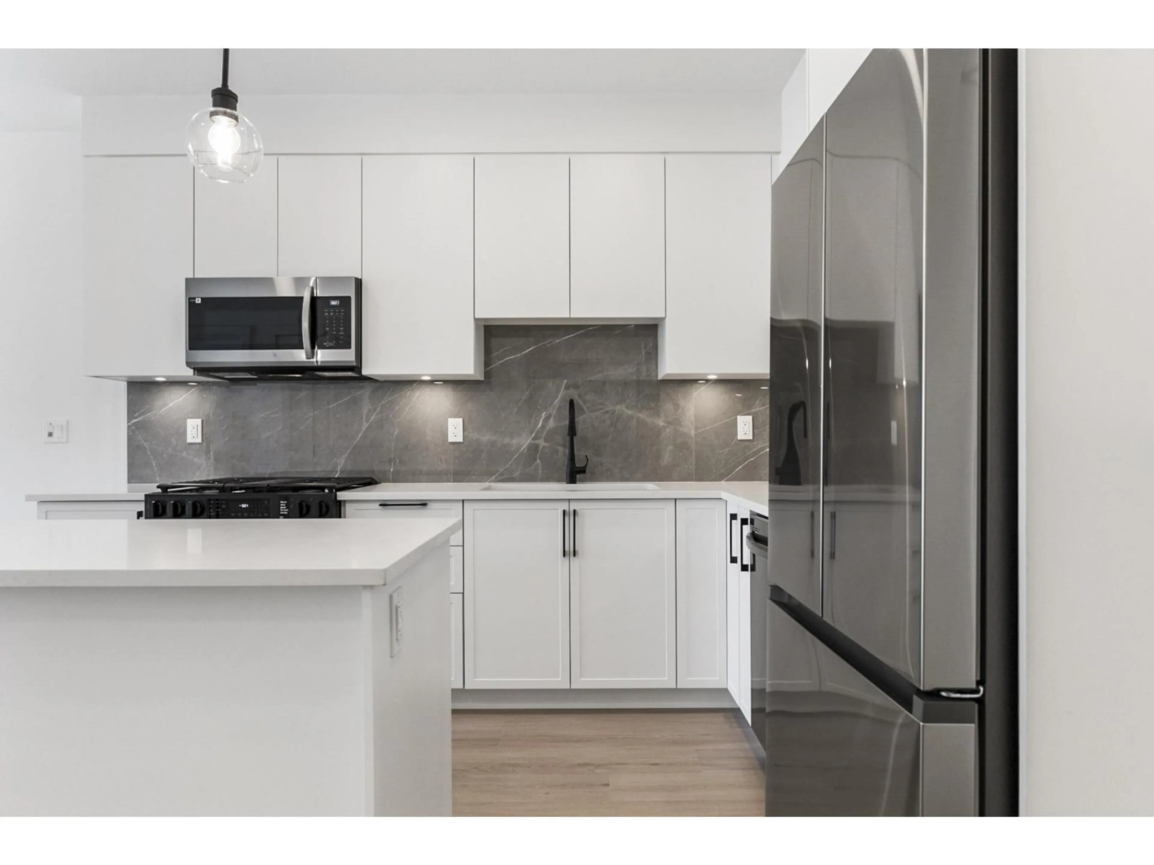 Standard kitchen, unknown for 301 - 3528 146A STREET, Surrey British Columbia V4P0H4