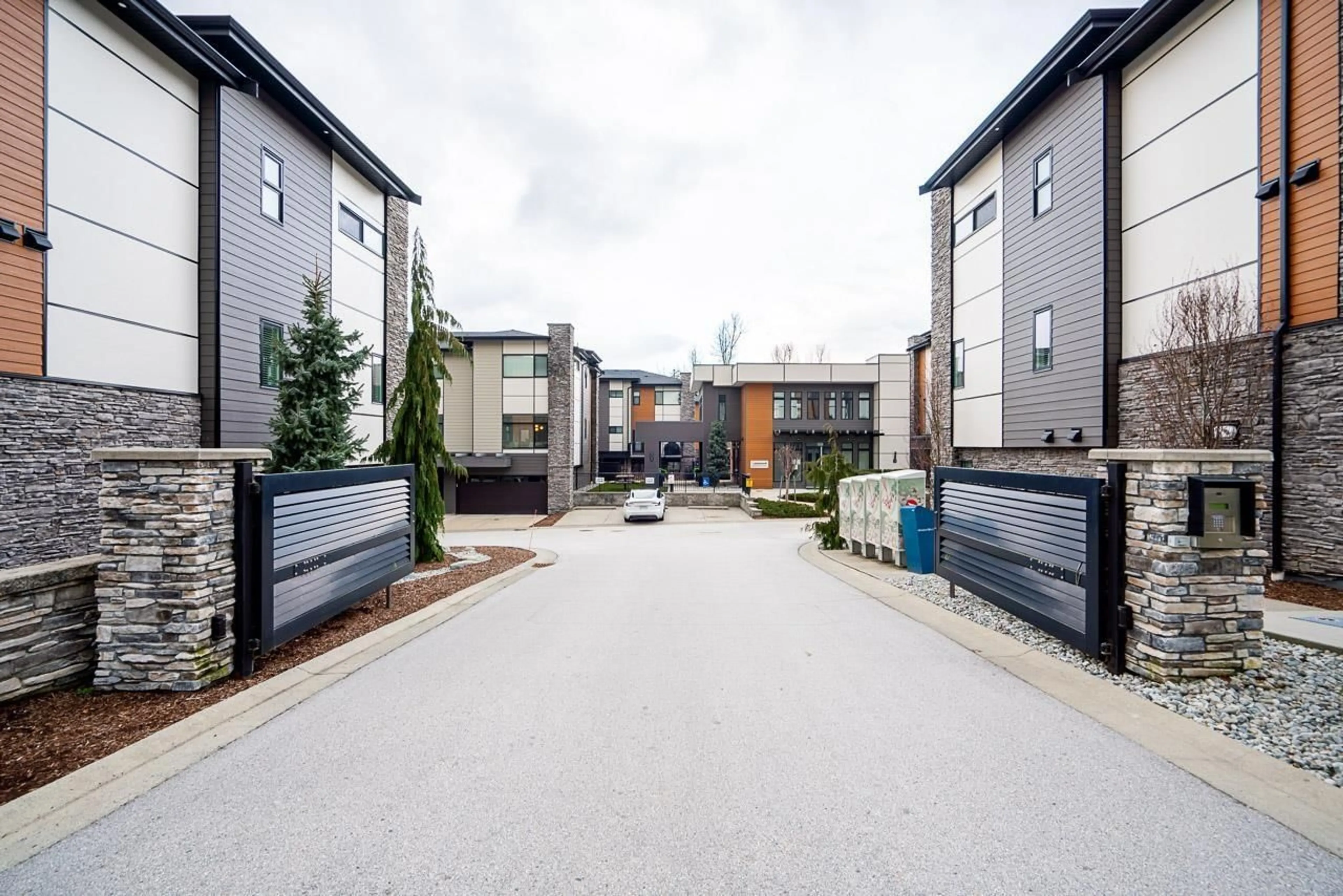 Unknown for 3 - 33209 CHERRY AVENUE, Mission British Columbia V2V0G8