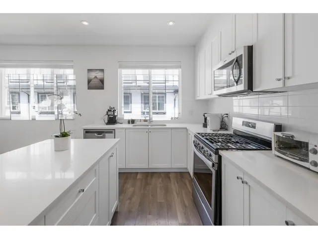 26 - 16337 15 AVENUE, Surrey 4