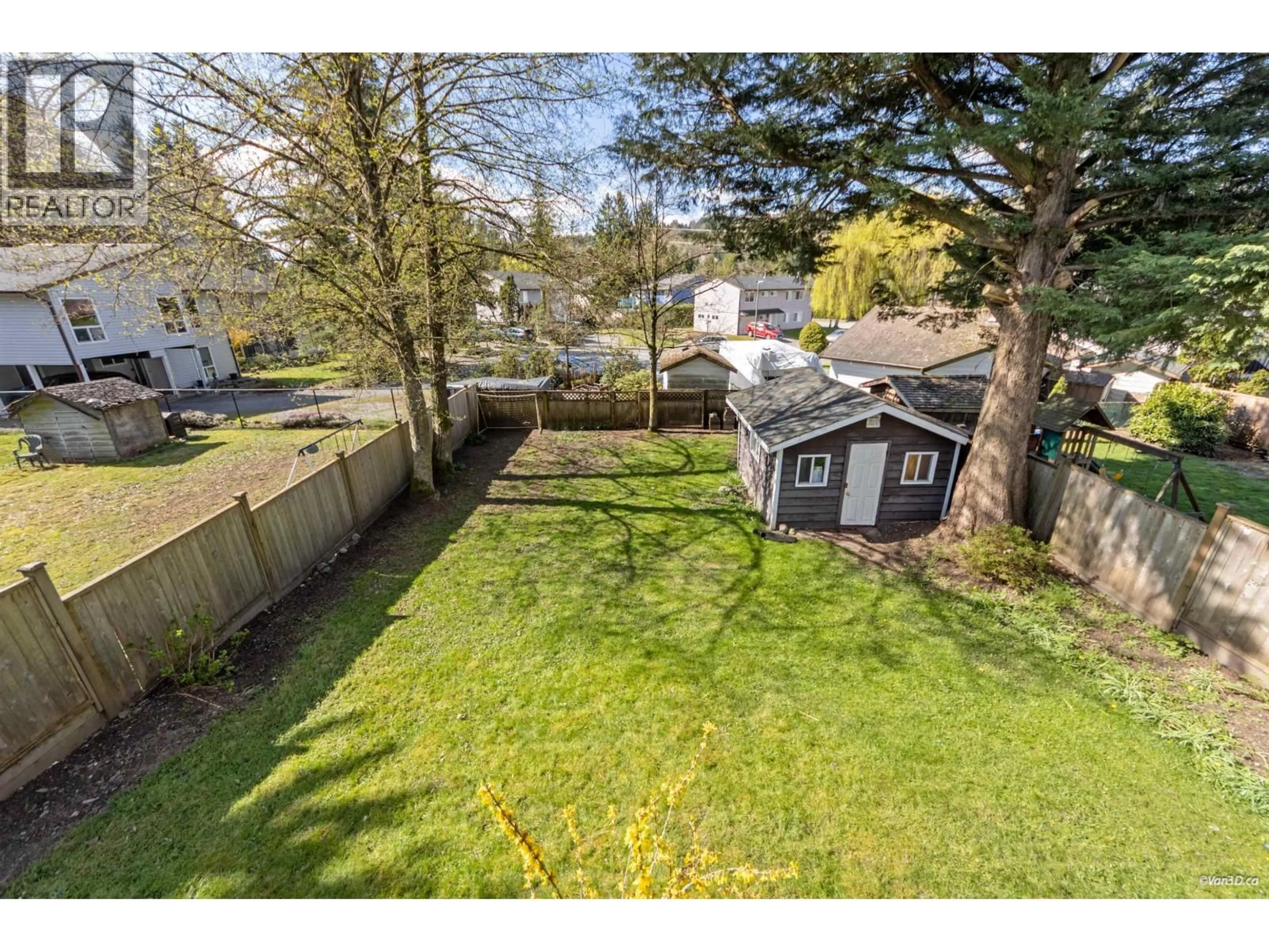 A pic from outside/outdoor area/front of a property/back of a property/a pic from drone, unknown for 2978 FLEMING AVENUE, Coquitlam British Columbia V3C4S3